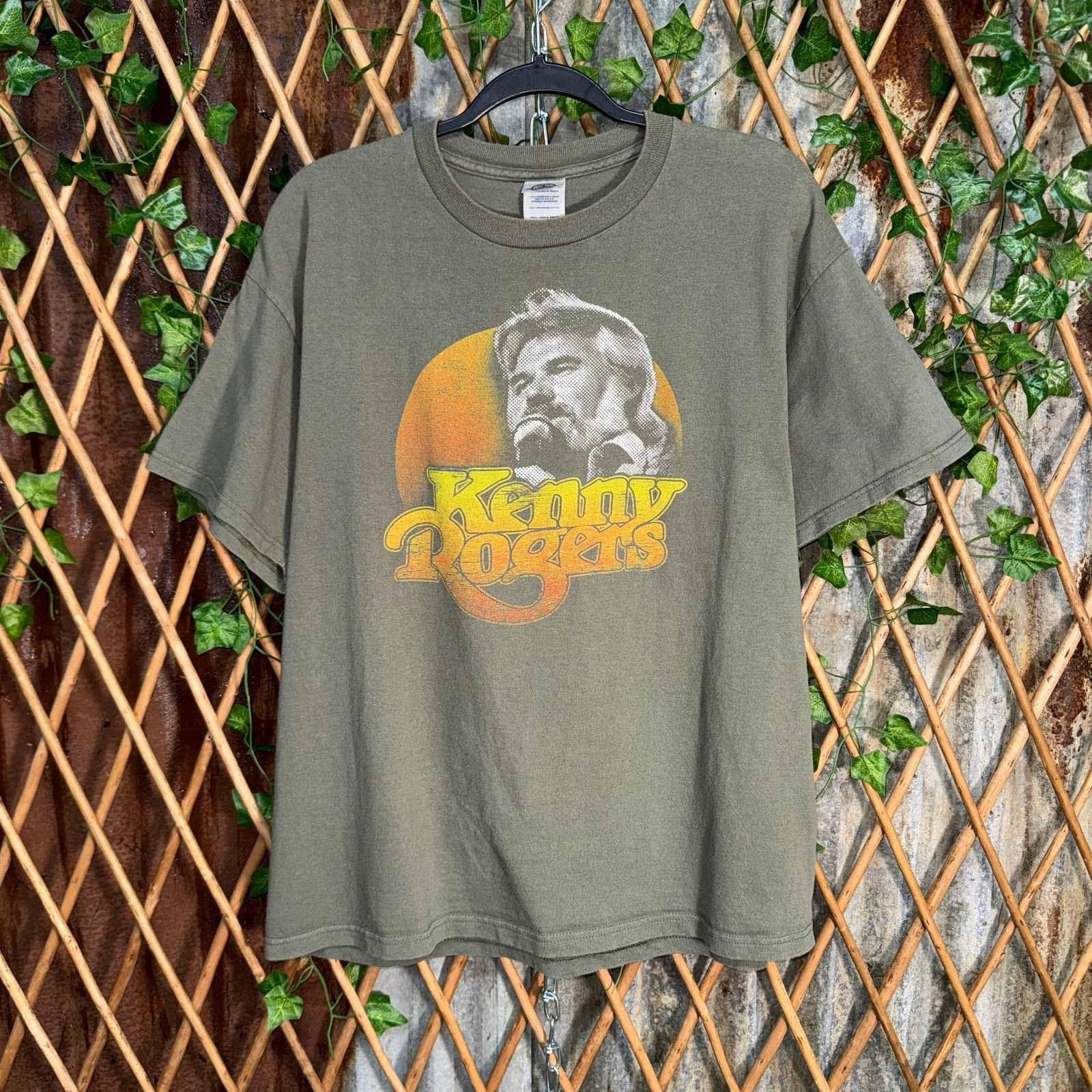 Delta Vintage Y2K Kenny Rogers country music singer 2000s t-shirt Size US L / EU 52-54 / 3 - 1 Thumbnail