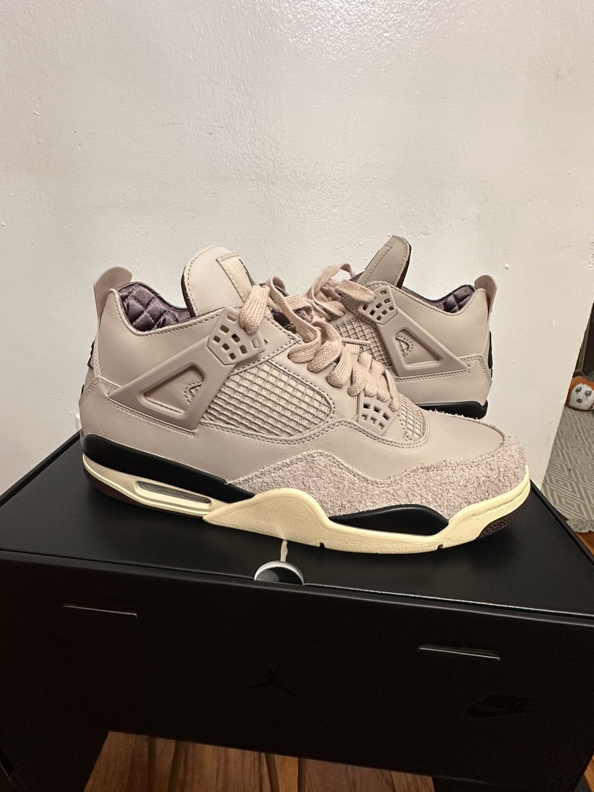 A Ma Maniere × Jordan Brand Jordan 4 A Ma Maniere While You Were Sleeping Size US 10 / EU 43 - 1 Thumbnail
