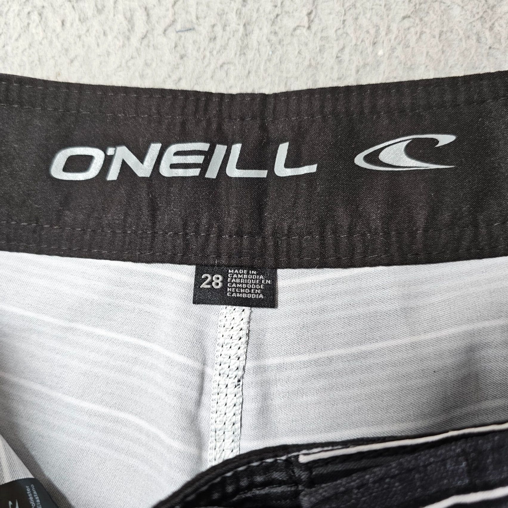 O'Neill **Mens O'Neill Black Striped Swim Trunks 28** User: **O'Neill Mens Black Striped Swim Trunks Size 28** Size US 28 / EU 44 - 2 Thumbnail