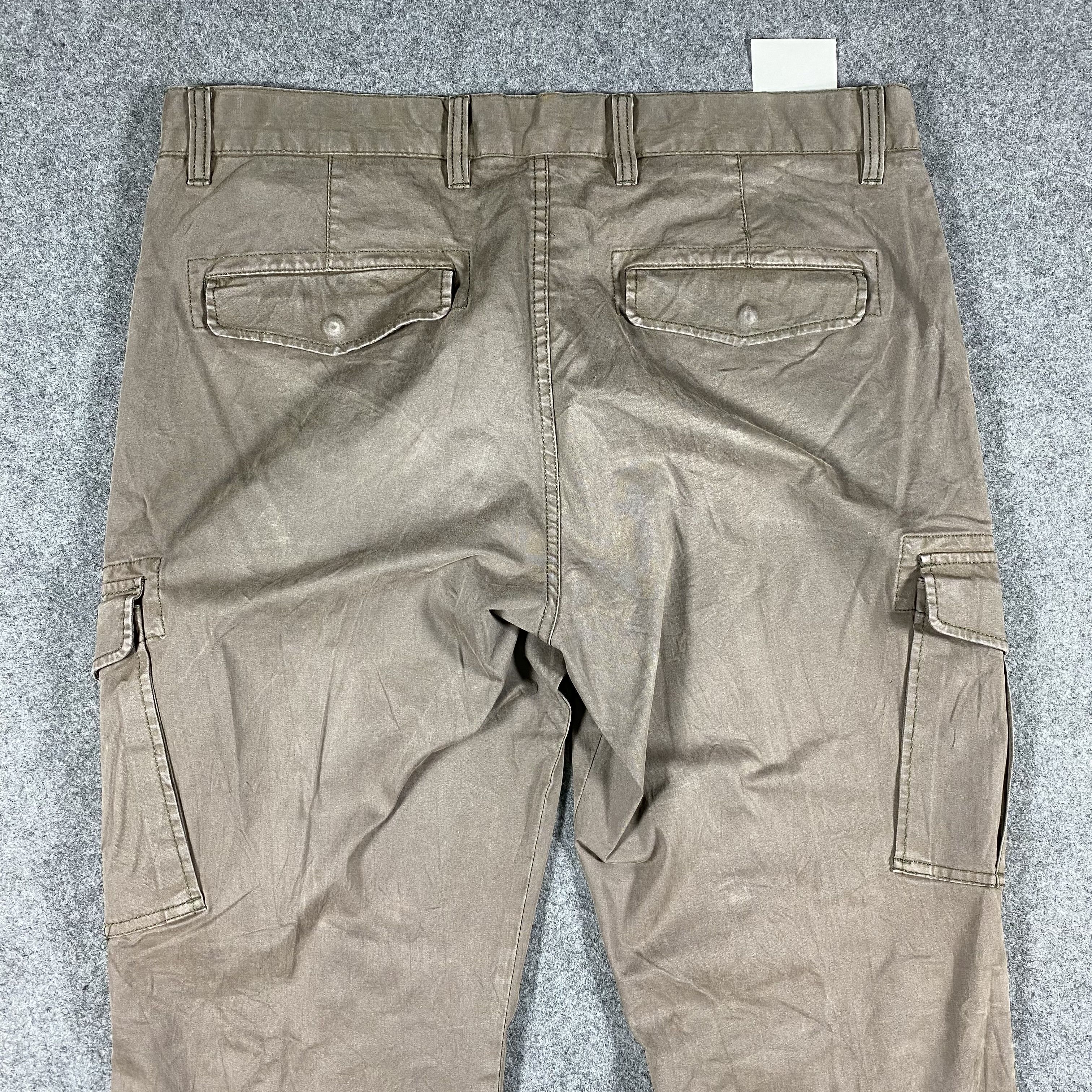 Uniqlo Japanese Uniqlo Multipocket Tactical Bondage Cargo Pants Size US 34 / EU 50 - 10 Thumbnail