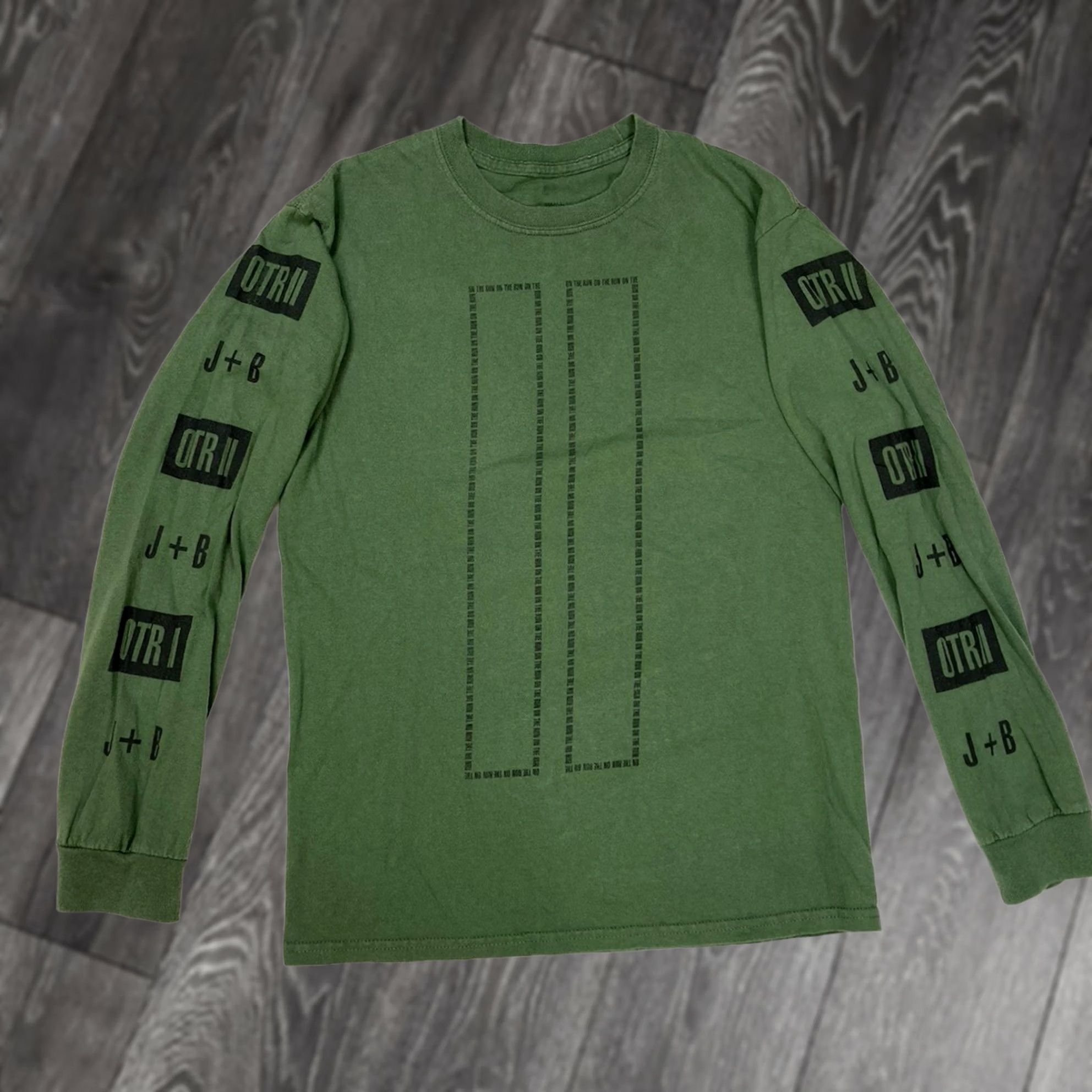 Vintage OTR II Beyonce Jay-Z Tour Graphic T-shirt Women Small Long Sleeve Crew Neck Pullover Green Cotton Casual/Party/Cocktail Travel Size S / US 4 / IT 40 - 1 Thumbnail