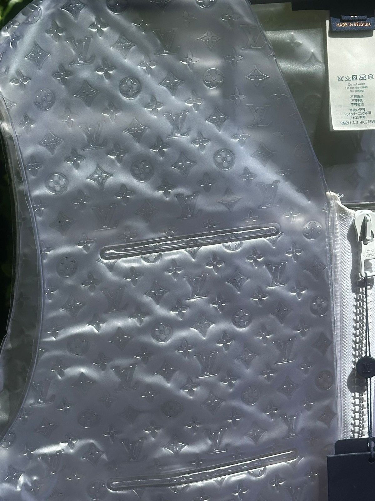 Louis Vuitton Louis Vuitton Inflatable Monogram by Virgil Abloh Size US M / EU 48-50 / 2 - 3 Thumbnail