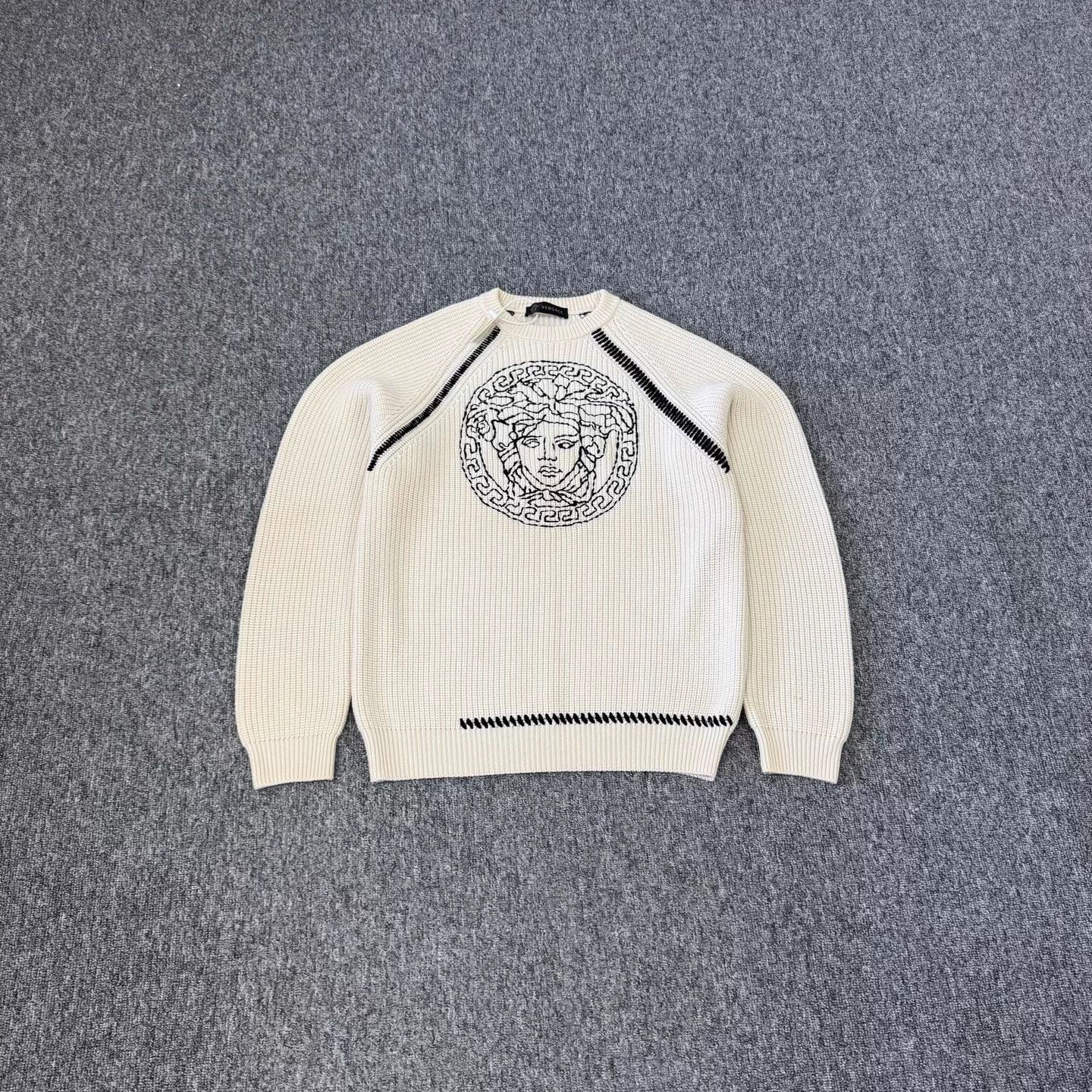 Versace Versace Medusa Logo Chunky Knit Sweater Size 54 99 New Size US L / EU 52-54 / 3 - 1 Thumbnail