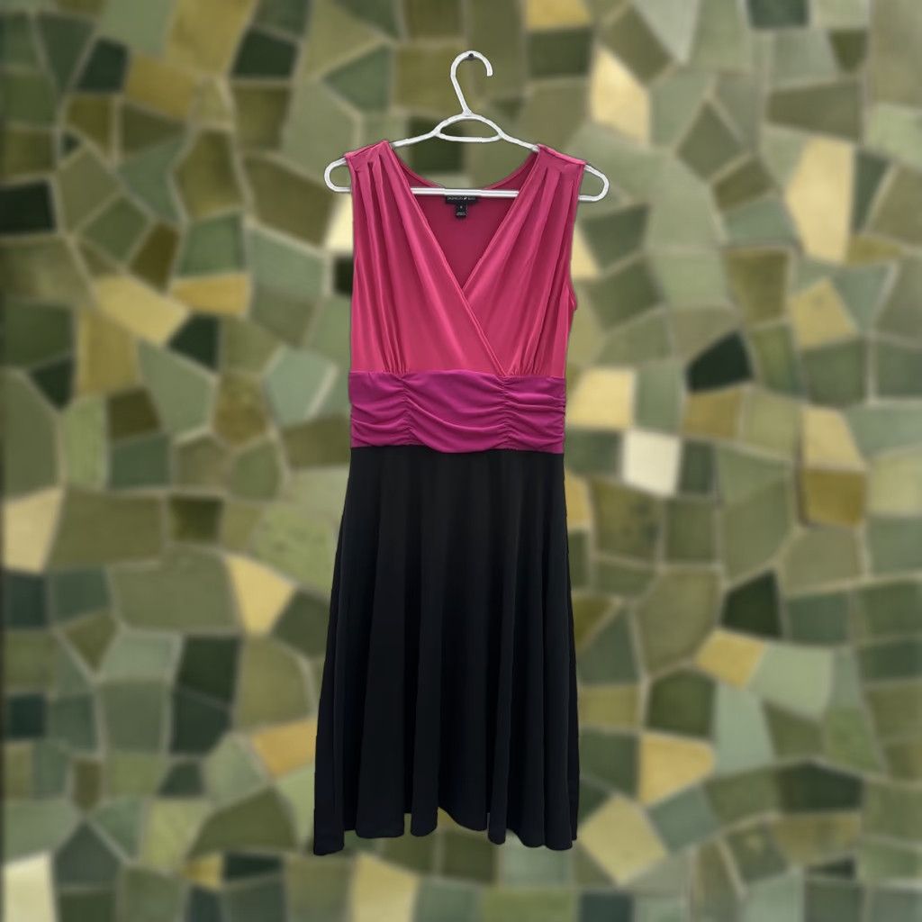Vintage Fashion Bug Womens Dress Sleeveless Pink Black Size Small Knee Length V-Neck Style Fit & Flare Casual Party/Cocktail Dress Womens Size S / US 4 / IT 40 - 1 Thumbnail