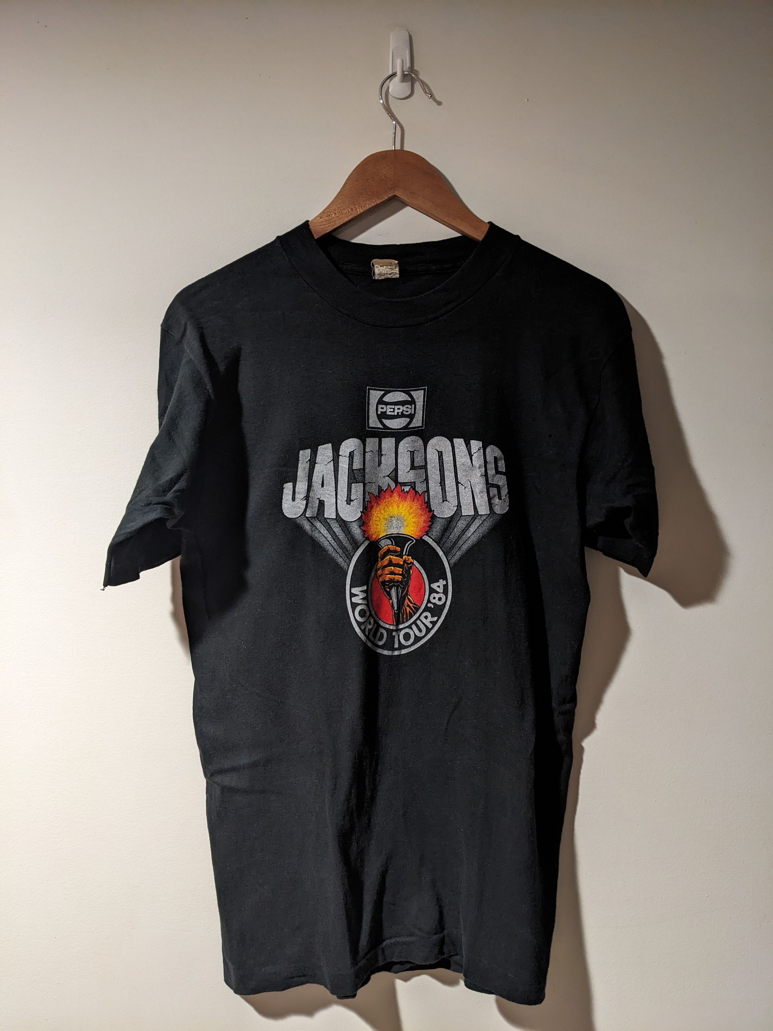 Band Tees Vintage 1984 Micheal Jacksons Victory World Tour T-Shirt Size US L / EU 52-54 / 3 - 1 Thumbnail