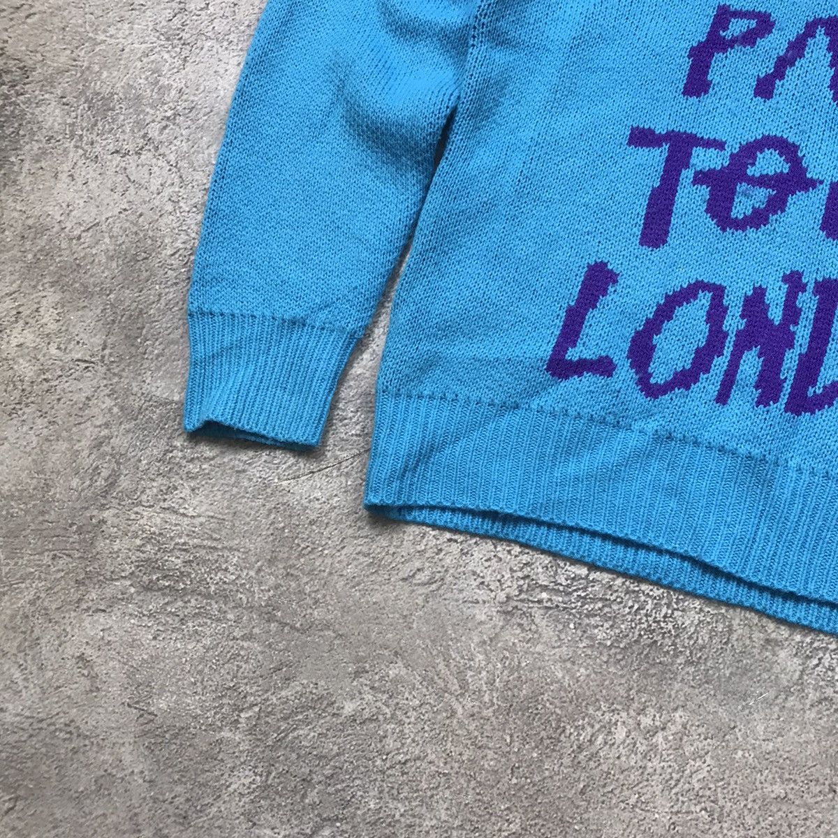 Vintage Vintage Y2K Graphic Sweater Seoul New York Paris Tokyo Londo Size US S / EU 44-46 / 1 - 4 Thumbnail