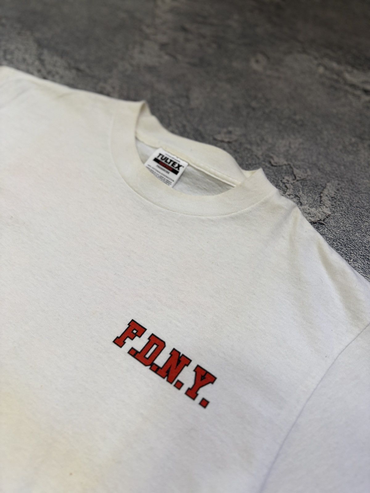 Tultex Vintage 1992 FDNY Firefighter T-Shirt USA Single Stitch L Size US XXL / EU 58 / 5 - 6 Thumbnail