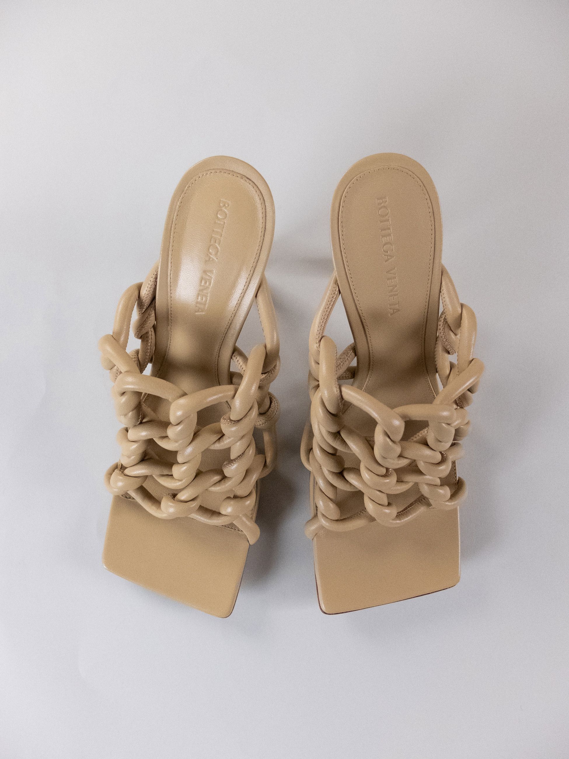 Bottega Veneta BOTTEGA VENETA Stretch beige leather mule sandals 7.5 37.5 q Size US 7.5 / IT 37.5 - 4 Thumbnail