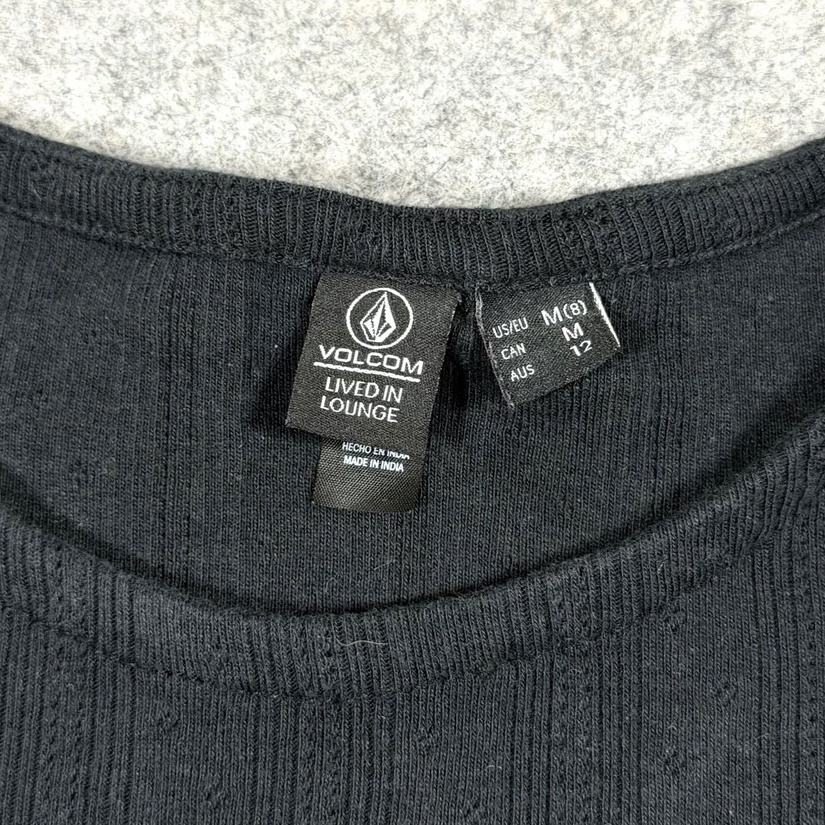 Volcom Volcom T-Shirt Short Sleeve Black Women's Size M 8 Ribbed Edges 100% Cotton Casual Shirt Modern 90s Style Women Size M / US 6-8 / IT 42-44 - 3 Thumbnail