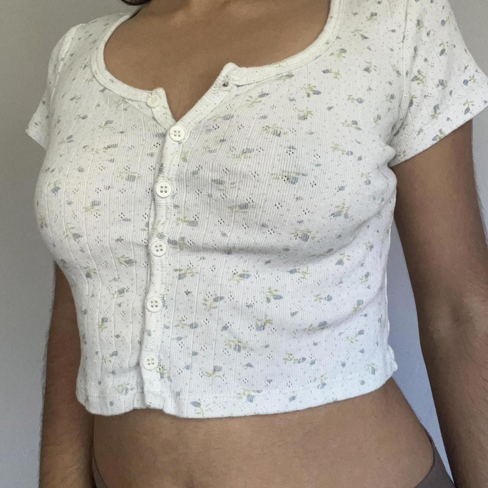 Other White floral cropped button-up top with a cute, casual vibe Size S / US 4 / IT 40 - 2 Thumbnail