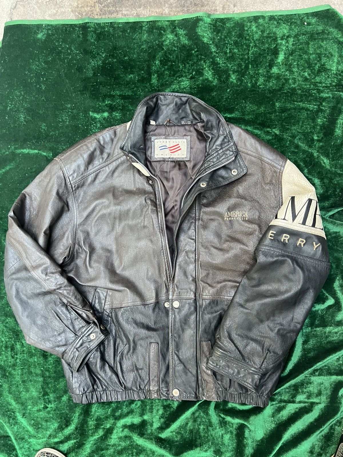 Perry Ellis America Adult Large Oversized Bomber Leather Jac