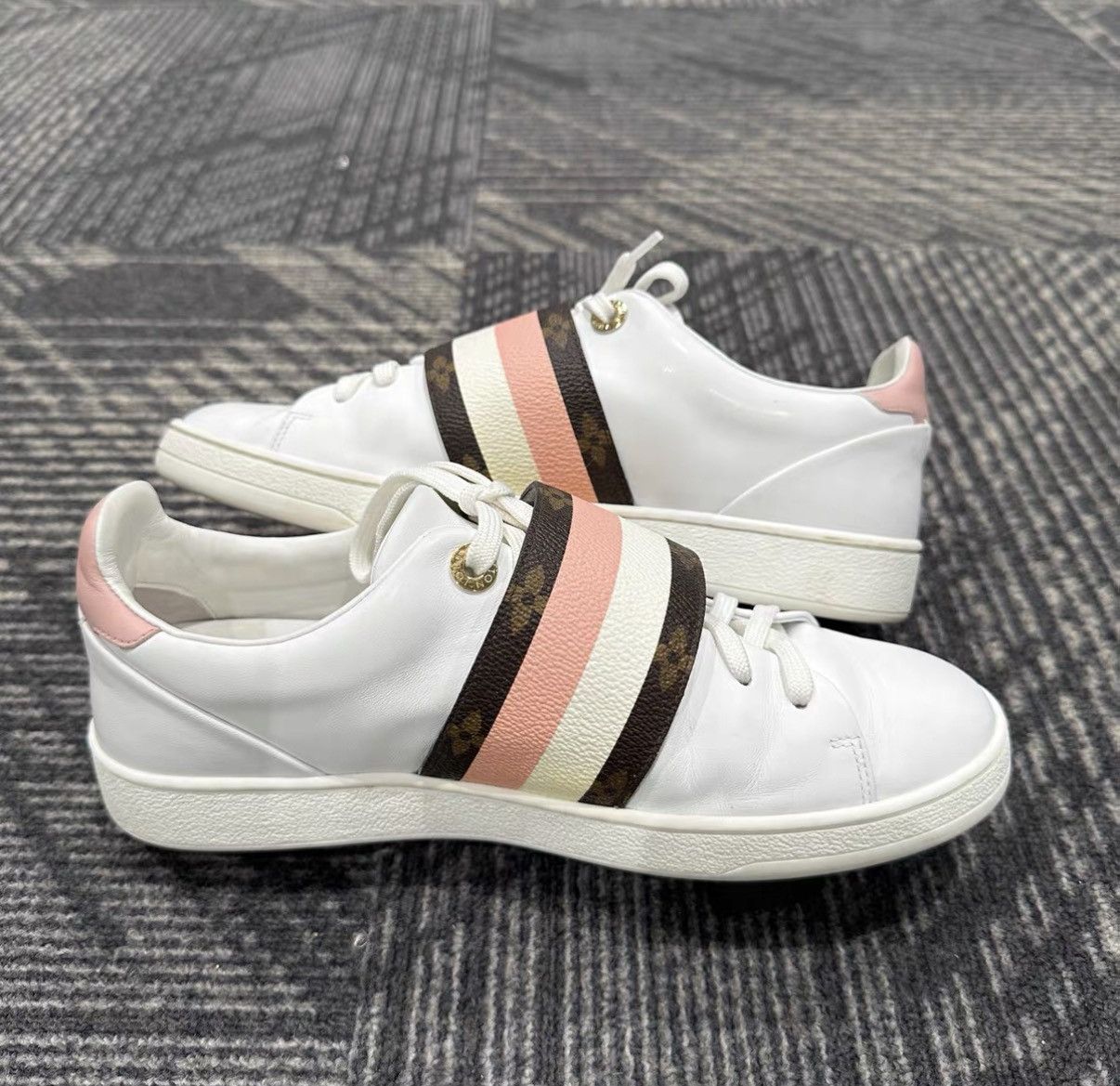 Louis Vuitton Louis Vuitton Pink Velcro Sneakers J42 Size US 6.5 / IT 36.5 - 5 Thumbnail