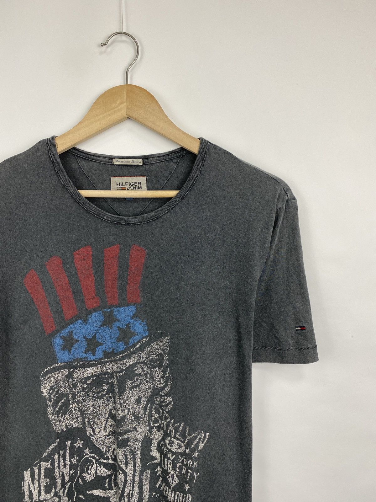 Tommy Hilfiger × Vintage 🇺🇸 Vintage Y2K Tommy Hilfiger Abraham Lincoln Archive T-Shirt Size US M / EU 48-50 / 2 - 2 Thumbnail