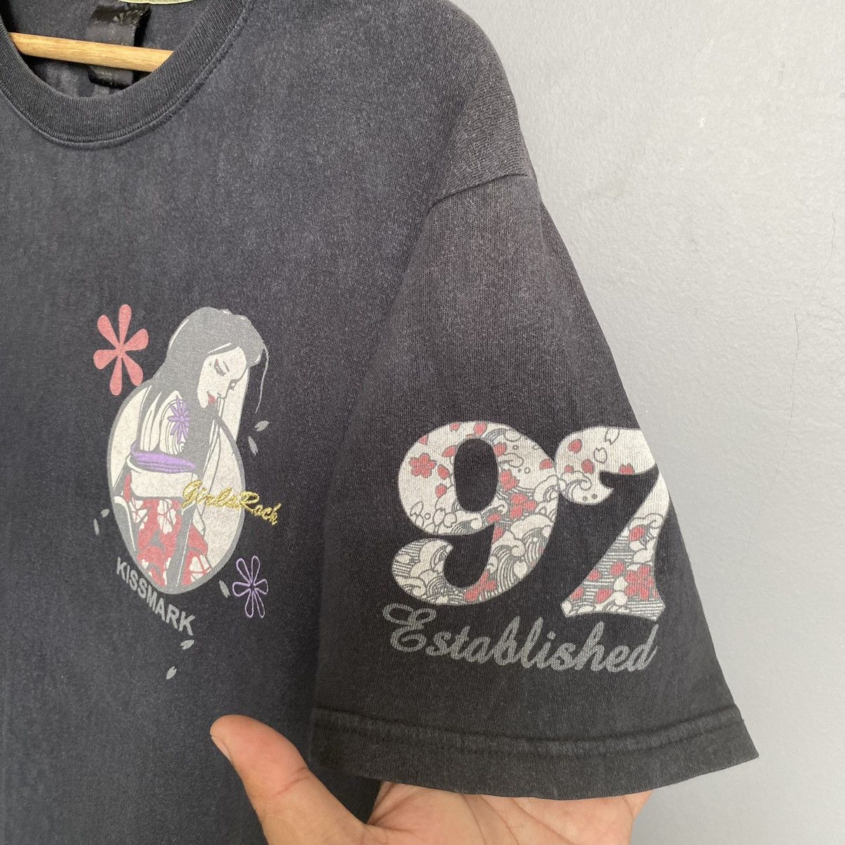 Japanese Brand Thrashed Faded Vintage Y2K Kissmark Girl Rock ERD GRUNGE TEE Size US L / EU 52-54 / 3 - 7 Thumbnail