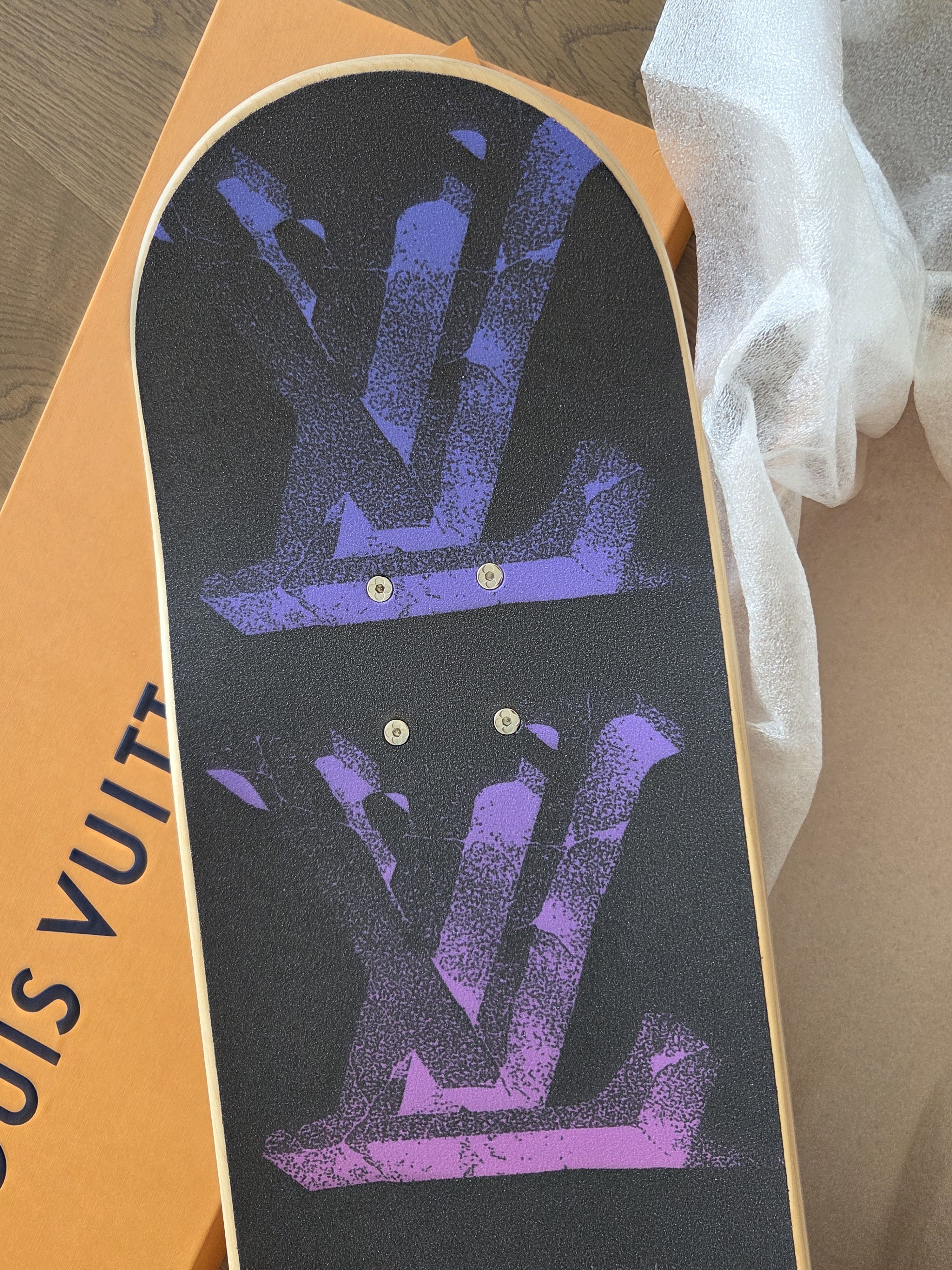 Louis Vuitton NIB Louis Vuitton illusion logo pink blue skateboard 🛹 Size ONE SIZE - 3 Thumbnail