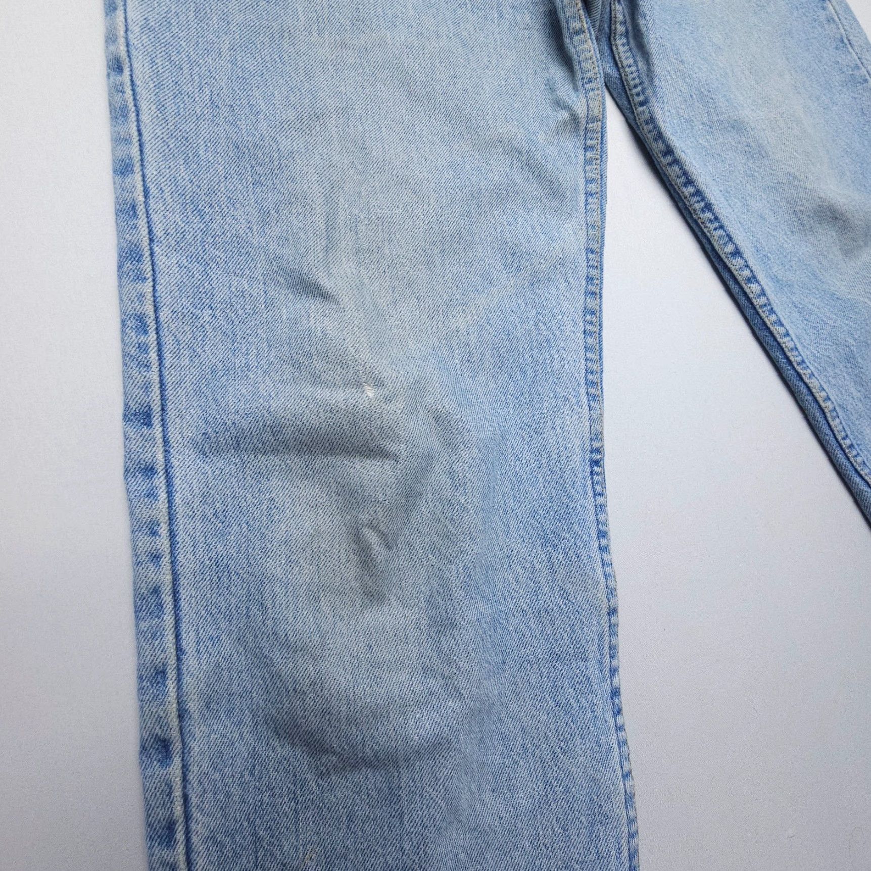 Gap VINTAGE Gap USA Made Easy Fit Jeans Mens 36 x 32 Light Wash Tapered Rigid 90s 5-Pocket Denim Blue 90s Mens Jeans Size US 36 / EU 52 - 5 Thumbnail