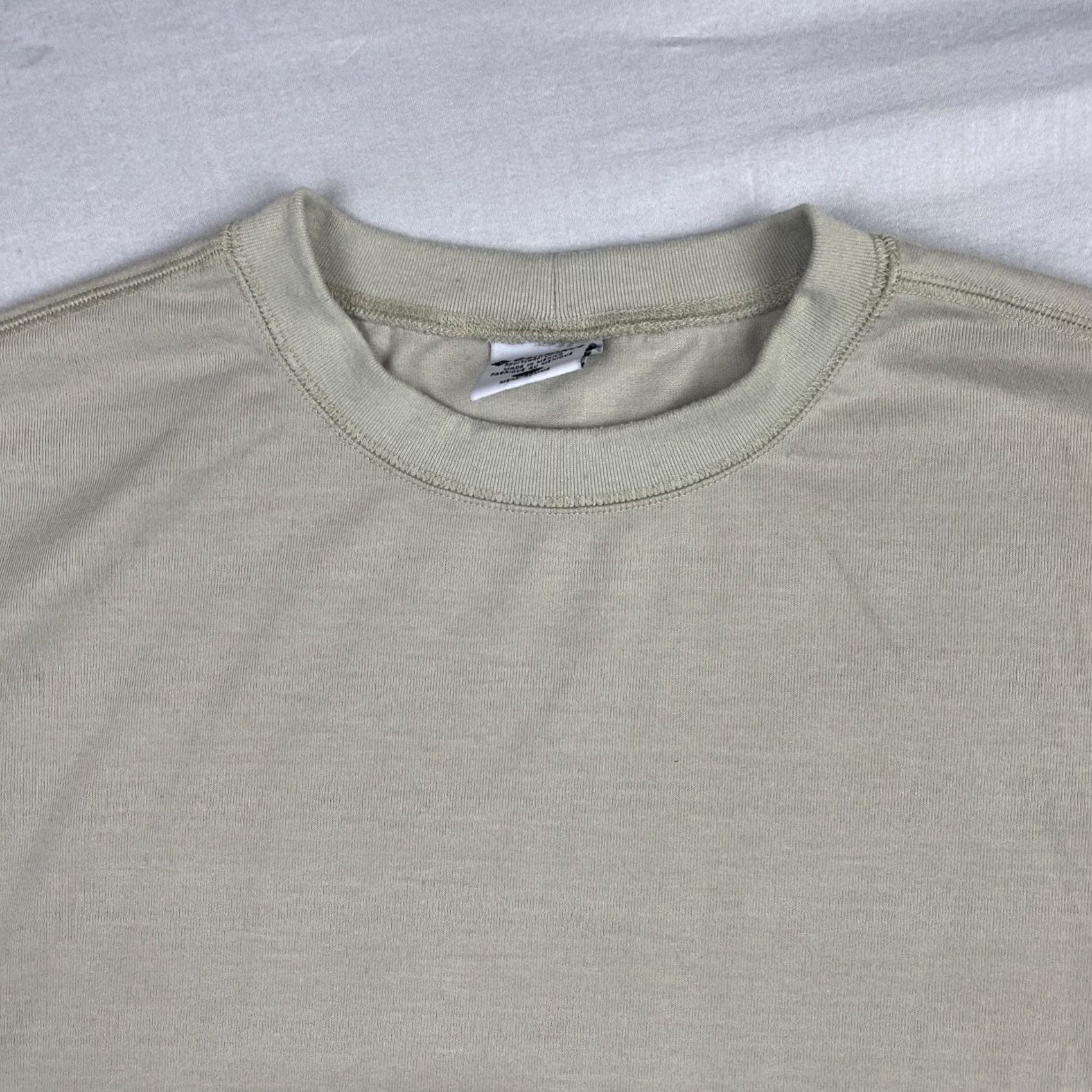 Vintage Columbia Shirt Mens 2XL T-Shirt Outdoor GRT Vented Logo Beige Short Sleeve Crew Neck Cotton Size US XXL / EU 58 / 5 - 2 Thumbnail