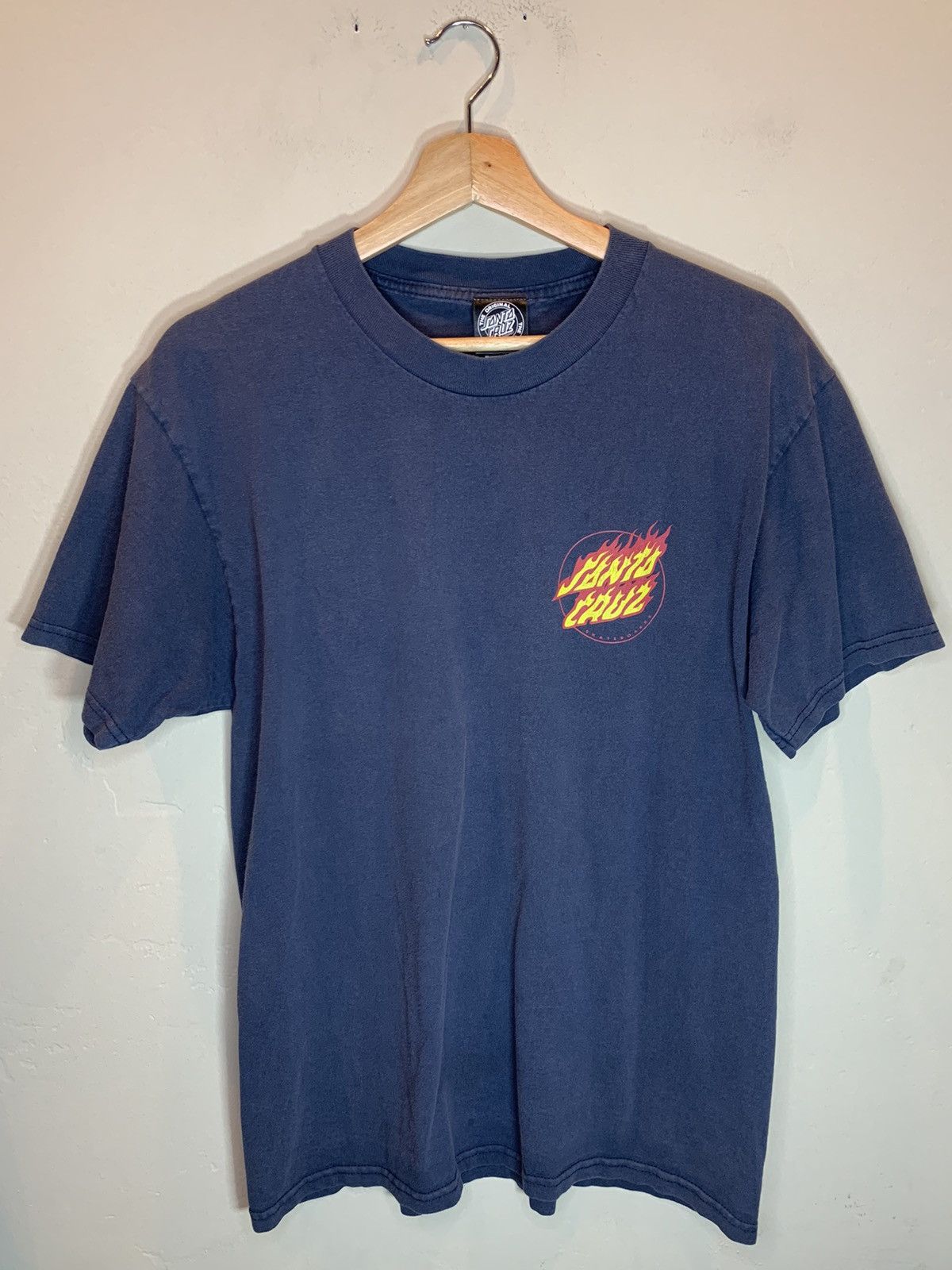 Santa Cruz Skateboards *RARE* Santa Cruz Skateboards Faded Flame Logo Skate T-Shirt Size US M / EU 48-50 / 2 - 1 Thumbnail