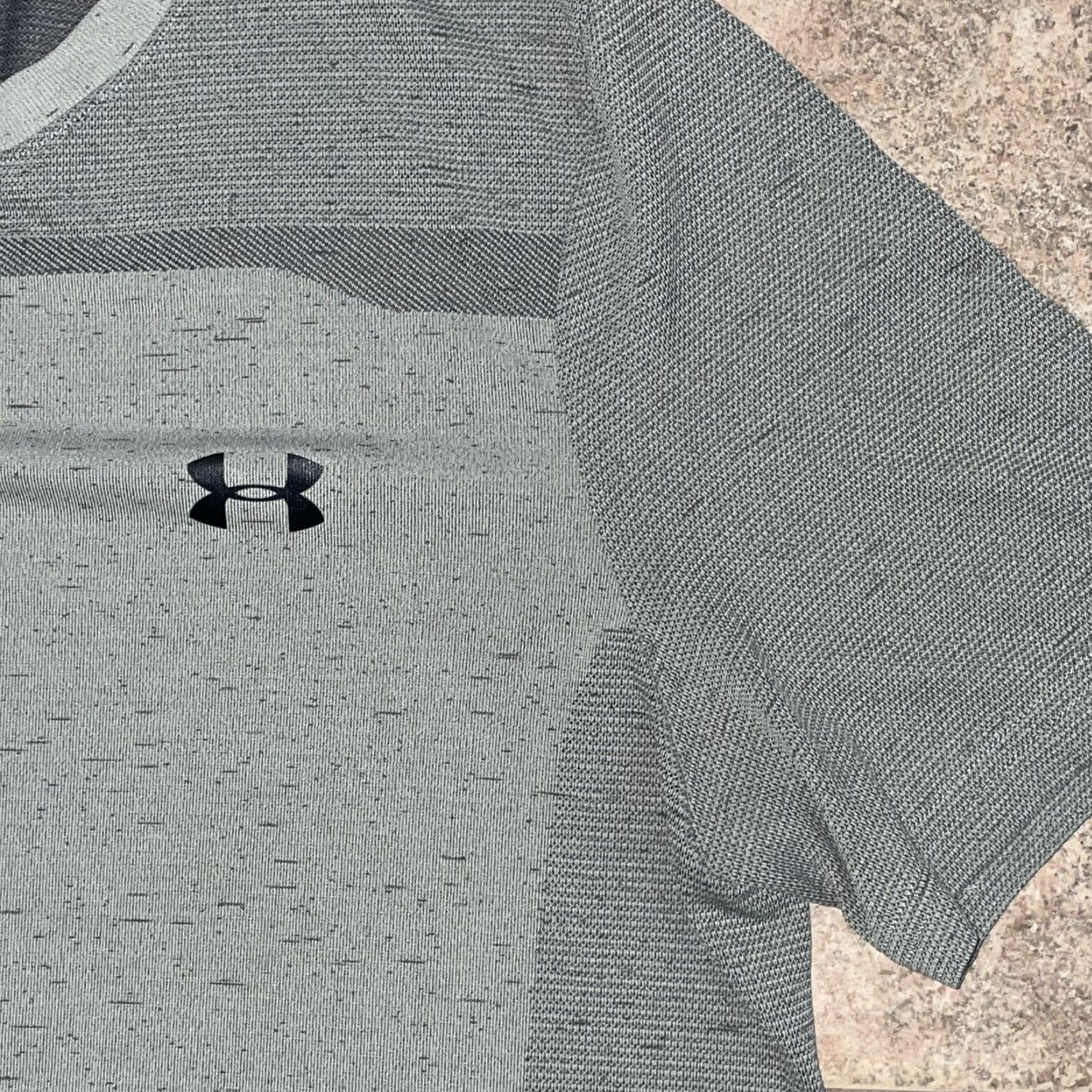 Under Armour Under Armour T-Shirt Athletic Gray Men's Large Fitted Regular Size L Activewear Mens Size US L / EU 52-54 / 3 - 3 Thumbnail
