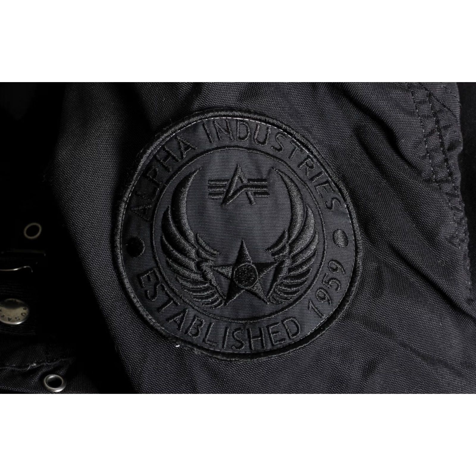 Alpha Industries NIKE Padded Jacket Women XS? Size XS / US 0-2 / IT 36-38 - 5 Thumbnail