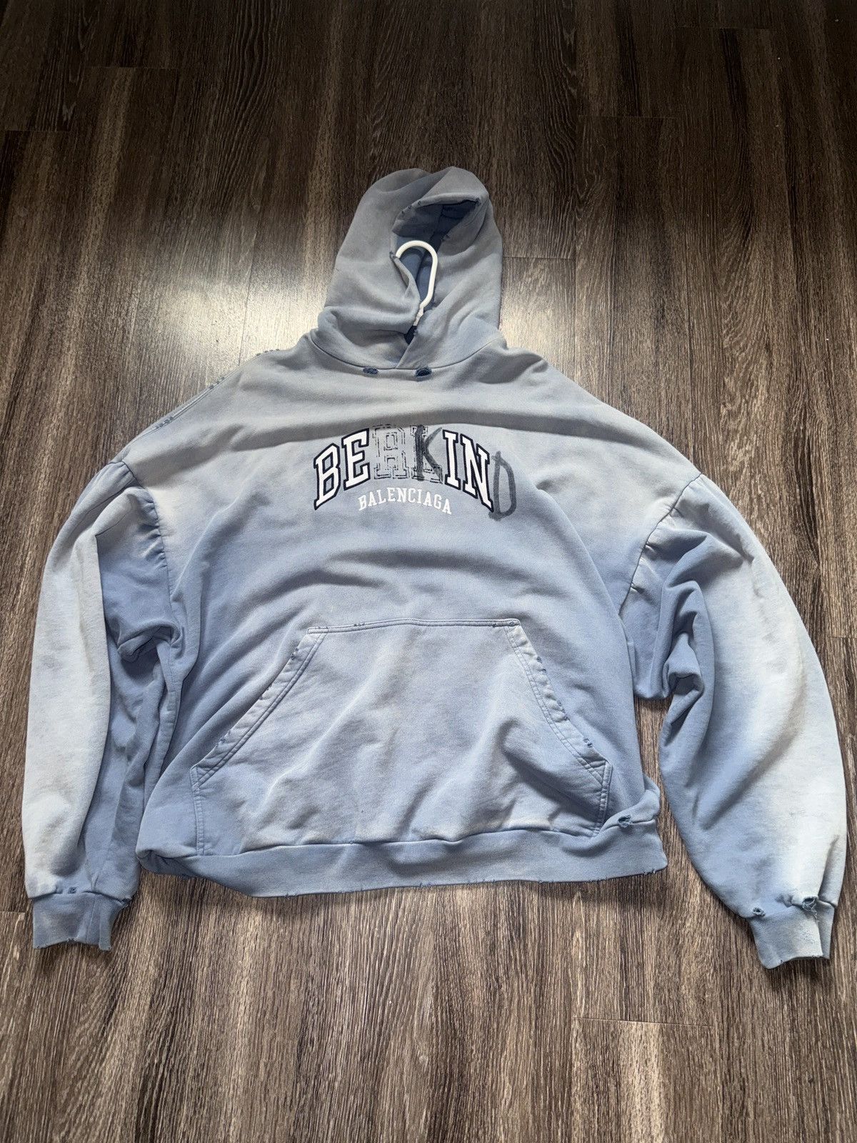 Balenciaga Balenciaga berlin/ be kind hoodie Size US L / EU 52-54 / 3 - 1 Thumbnail