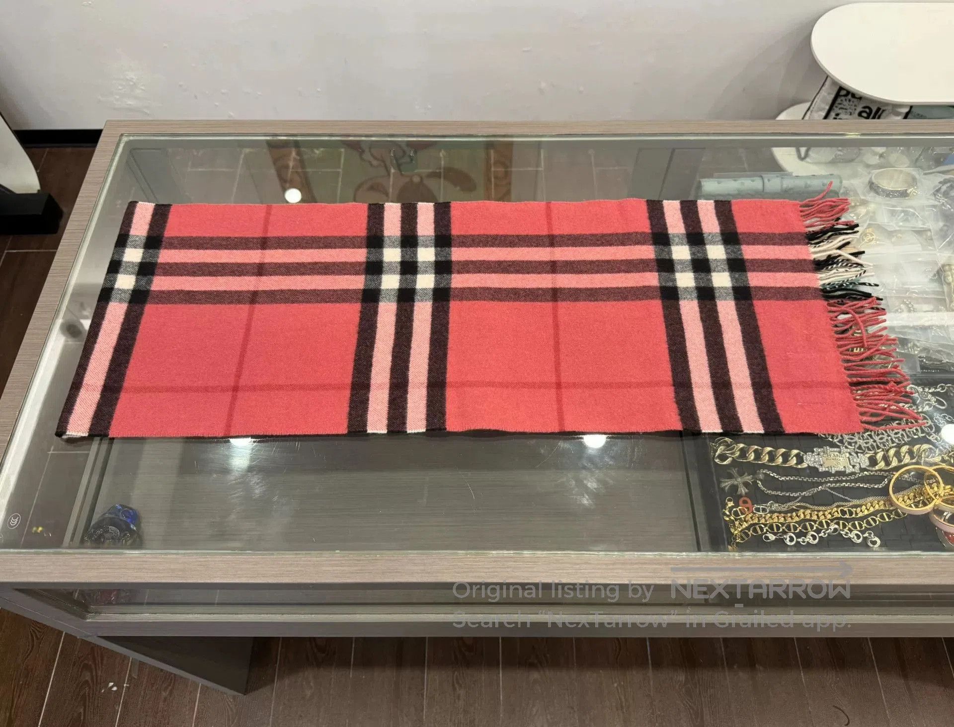 Burberry Burberry Pink Check Cashmere Scarf. Size ONE SIZE - 3 Thumbnail
