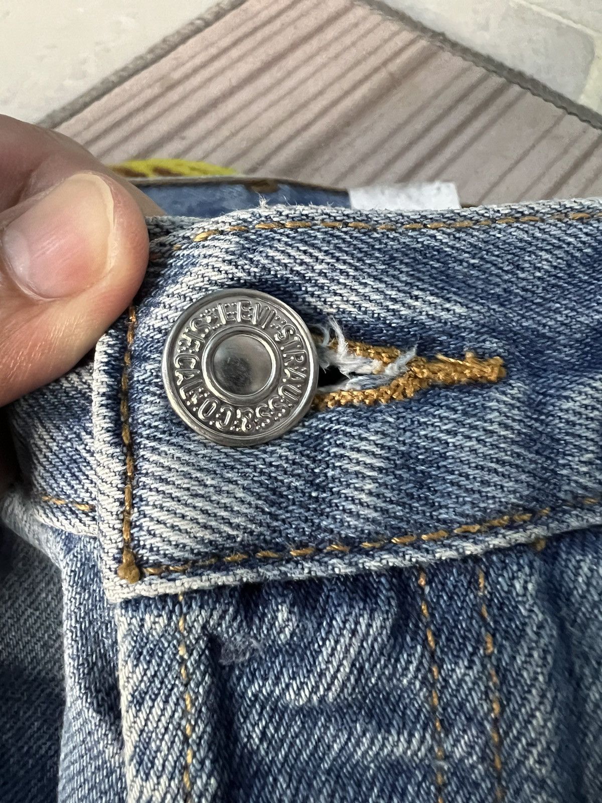 Le Grande Bleu (L.G.B.) × Levi's × Levi's Vintage Clothing VINTAGE LEVIS 501 XX LIGHT WASH JEANS Size US 34 / EU 50 - 7 Thumbnail
