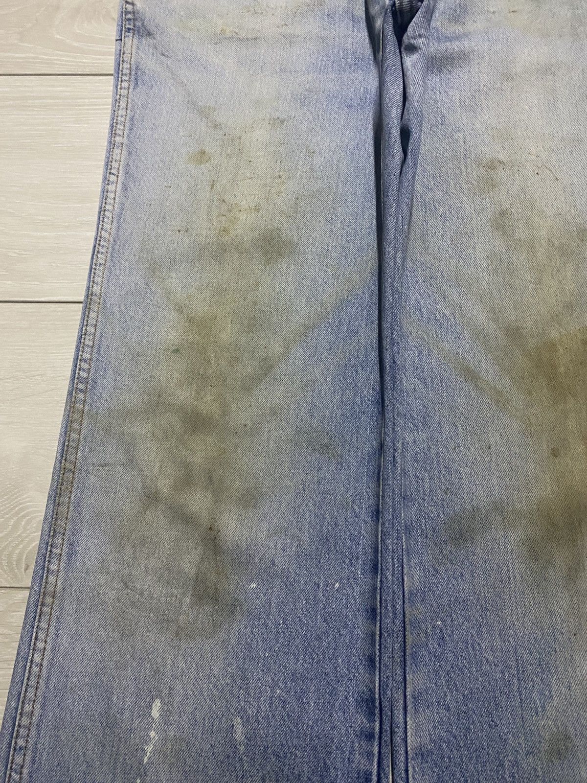 Japanese Brand Vintage Bee Bell Dirty Mud Wash Distressed Baggy Jeans Size US 31 - 7 Thumbnail