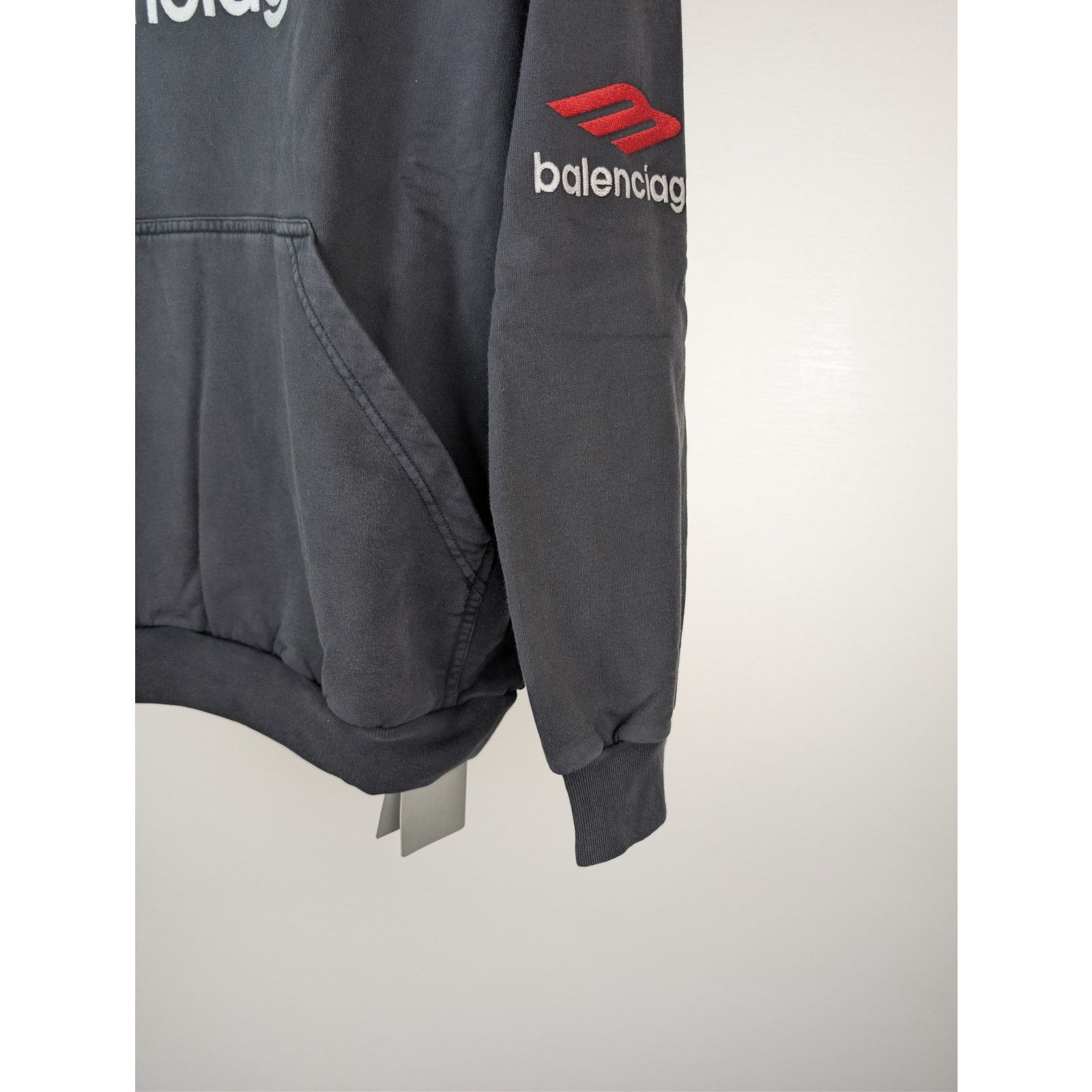 Balenciaga o1rshd1 3B Sports Icon Hoodie in Washed Dark Grey Size US S / EU 44-46 / 1 - 5 Thumbnail