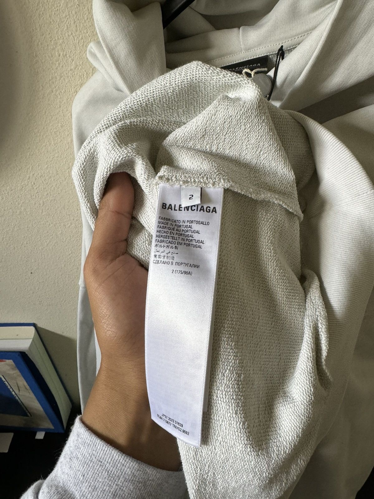 Balenciaga Balenciaga Gaffer Tape Hoodie Size 2 Size US M / EU 48-50 / 2 - 9 Thumbnail