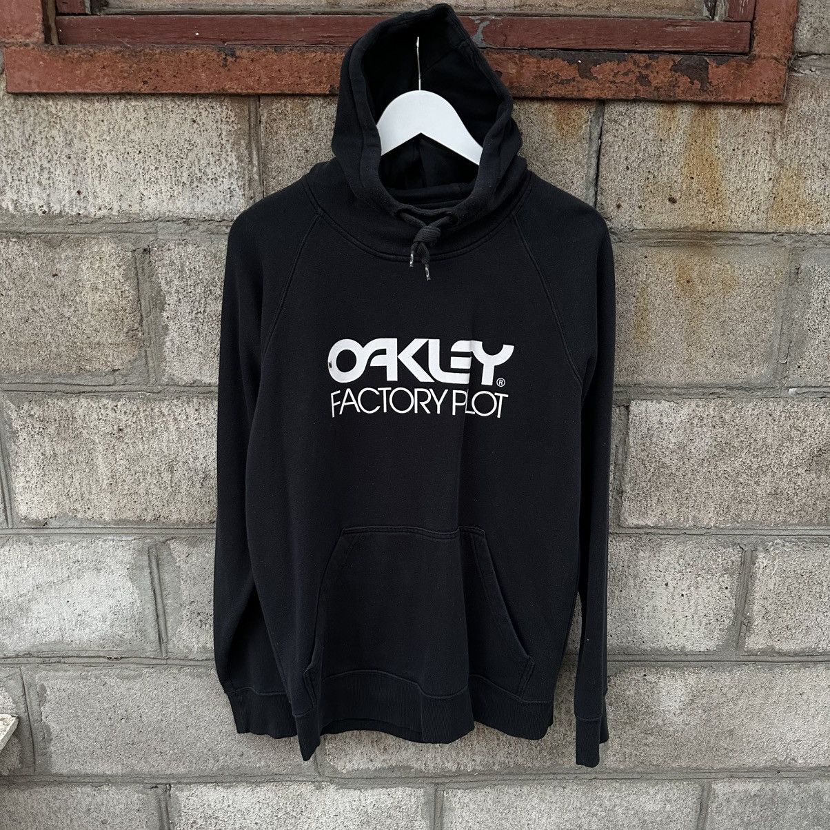 Oakley Vintage Oakley Hoodie Big Logo Outdoor Live Y2K 00s USA Size US M / EU 48-50 / 2 - 1 Thumbnail