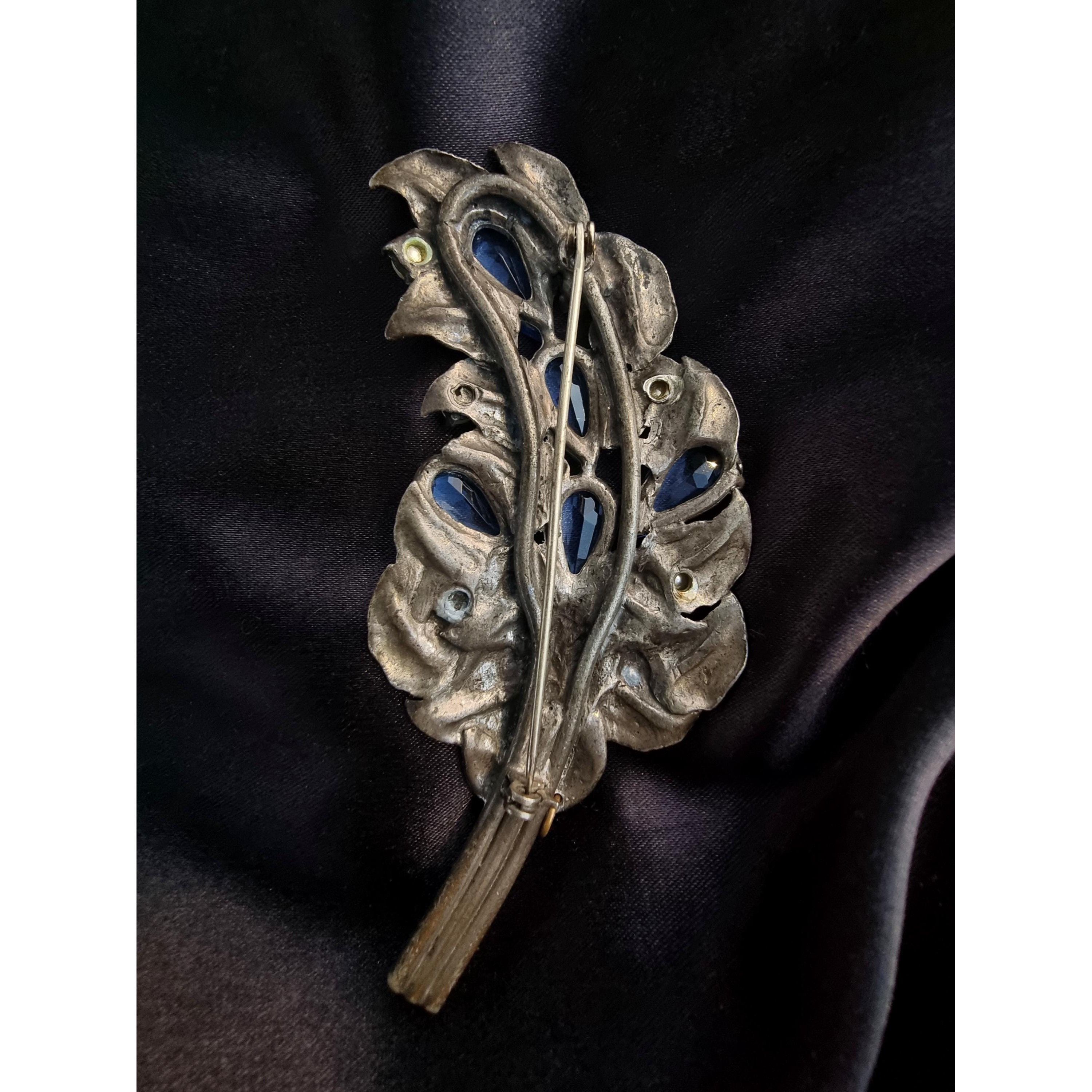 Other Rare Find Vintage 1930-1940s Blue Rhinestones Silver Metal T Size ONE SIZE - 5 Thumbnail