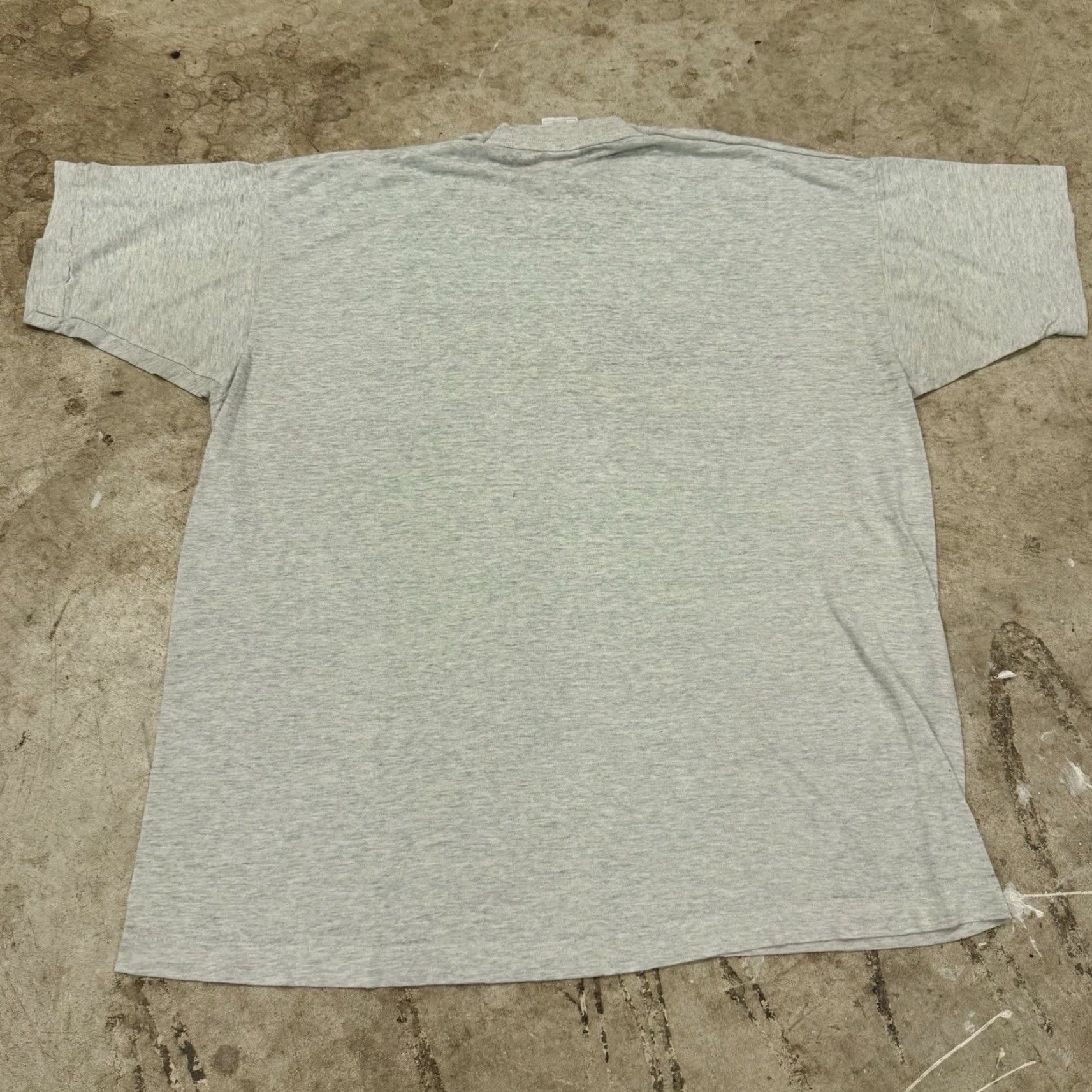 Fruit Of The Loom VINTAGE Banana 101 Rock Tshirt Mens XL Single Stitch Gray Distressed Mens Shirt Rock 90s? Size US XL / EU 56 / 4 - 2 Thumbnail
