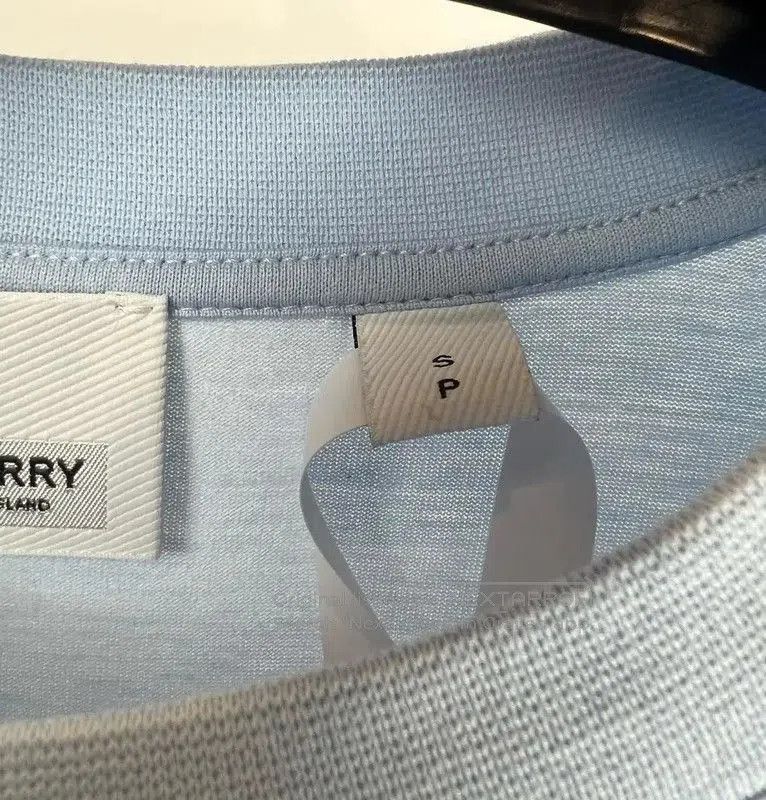 Burberry Burberry Light Blue Cotton Women's T-shirt. Size S / US 4 / IT 40 - 4 Thumbnail