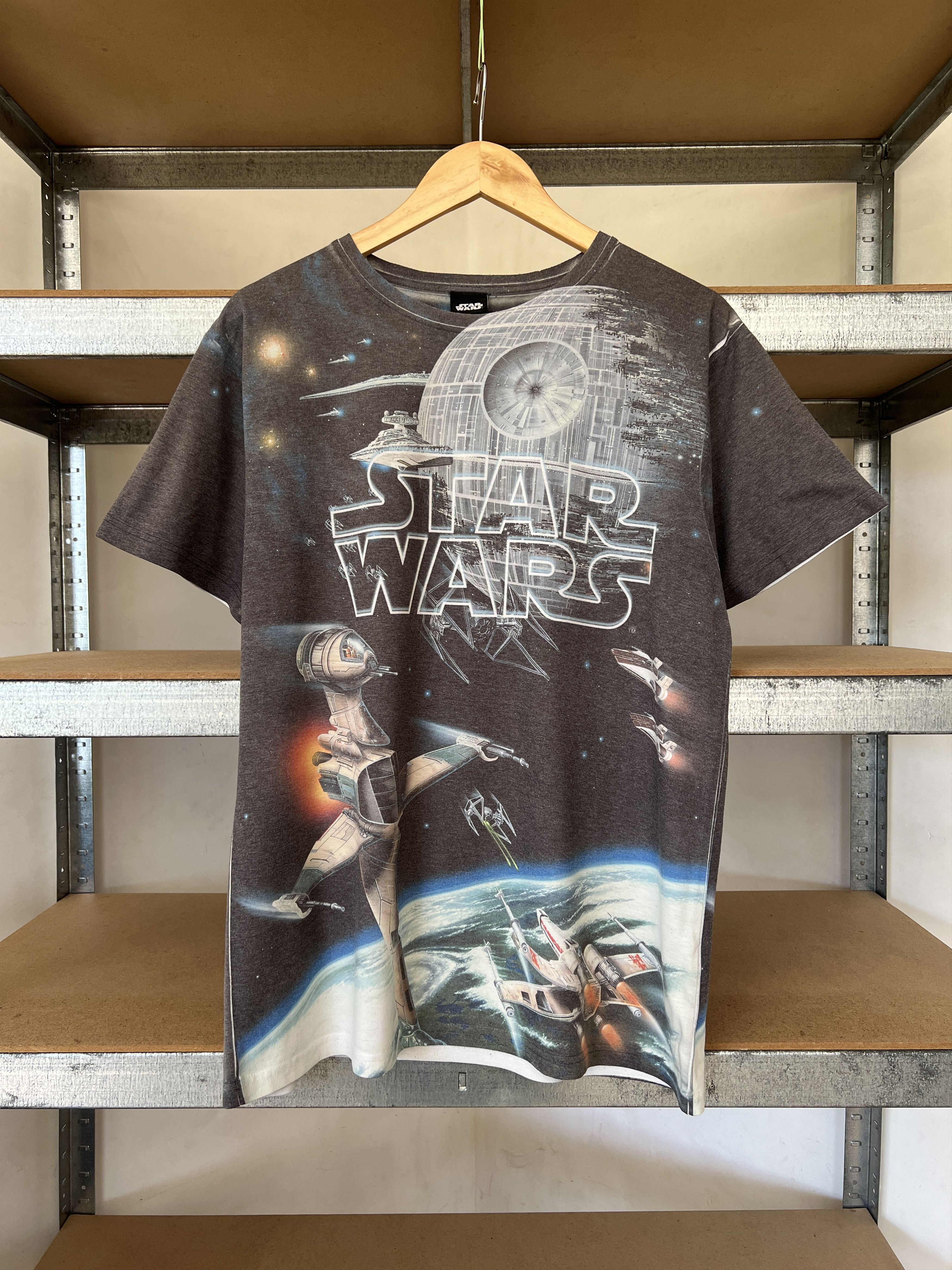 Vintage Vintage 2000s Star Wars All Over Print Movie T-shirt Size US L / EU 52-54 / 3 - 1 Thumbnail