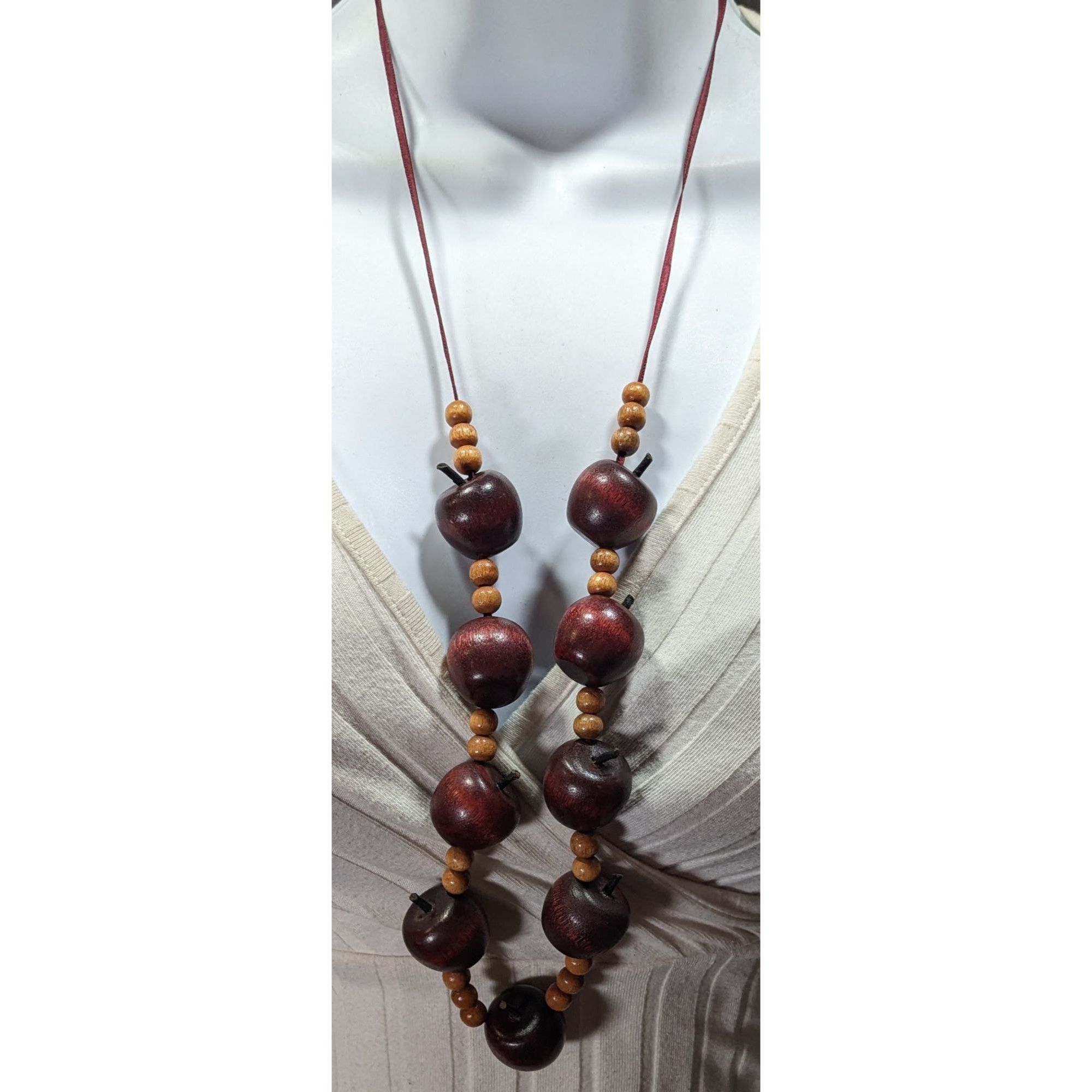 Other Vintage Wooden Apple Beaded Teacher Necklace Size ONE SIZE - 5 Thumbnail