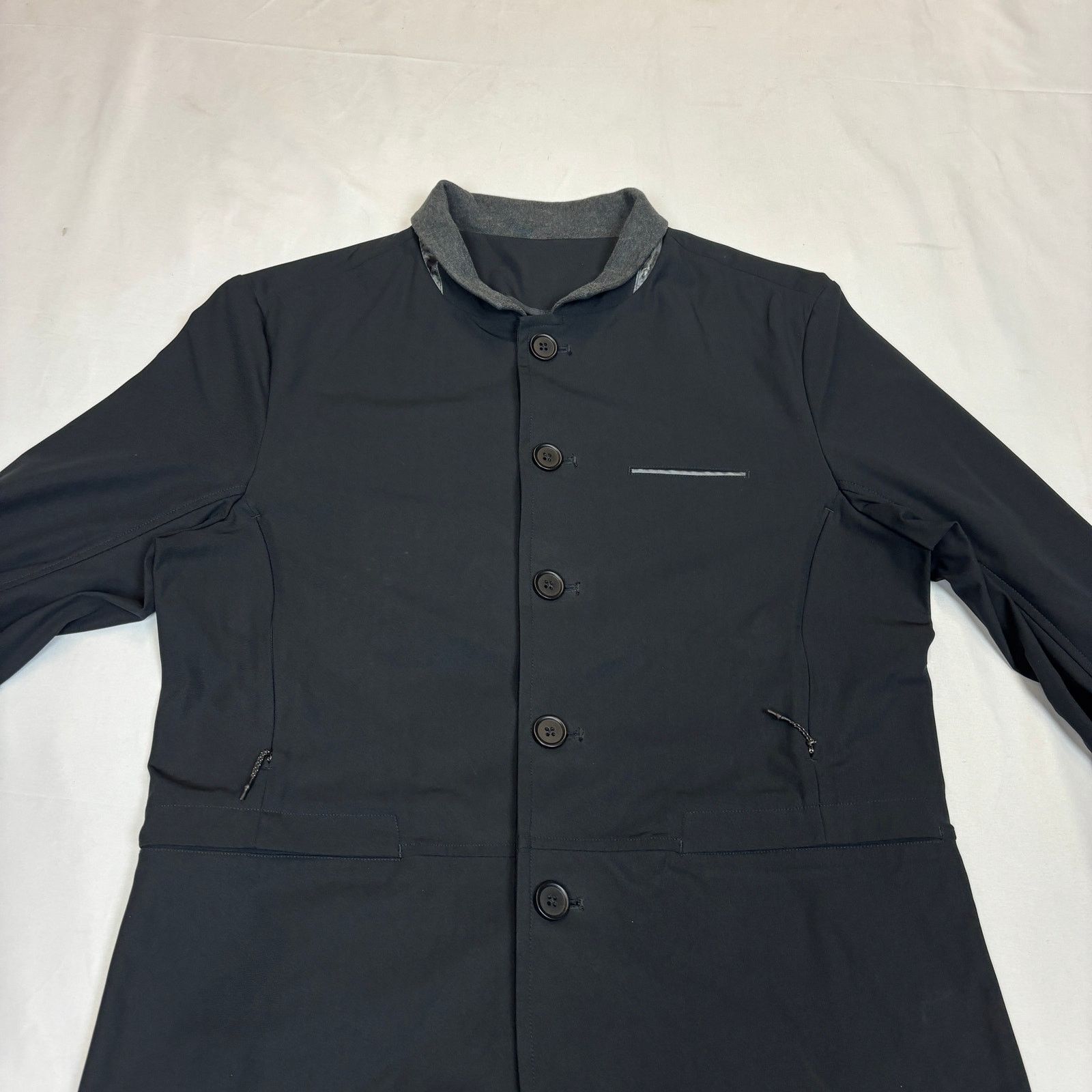 Lululemon Lululemon Button Softshell Blazer Men's Medium Commuter Size US M / EU 48-50 / 2 - 2 Thumbnail