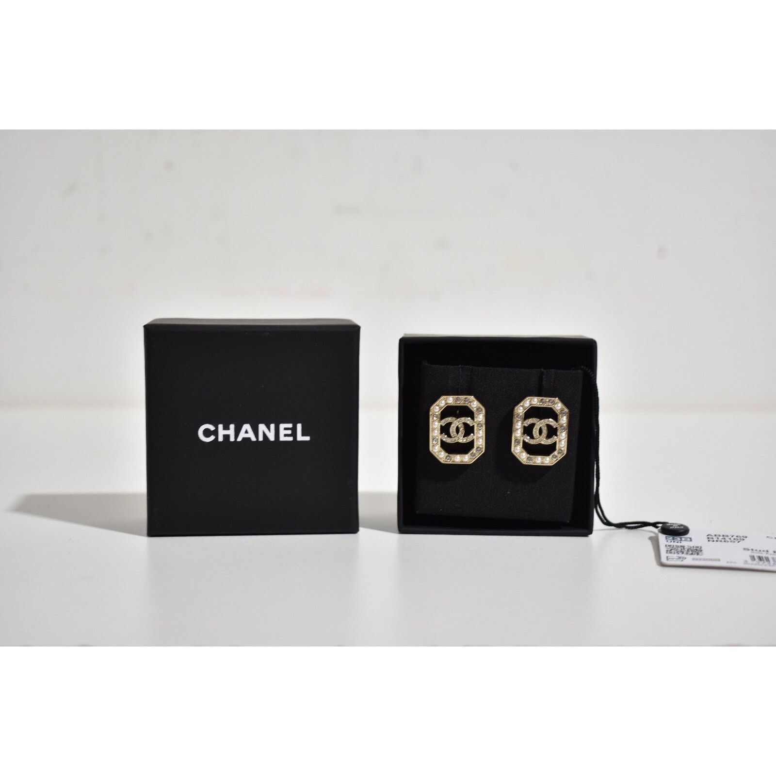 Chanel Chanel Gold Pearl White Crystal Drop Statement Stud Earrings Size ONE SIZE - 2 Thumbnail