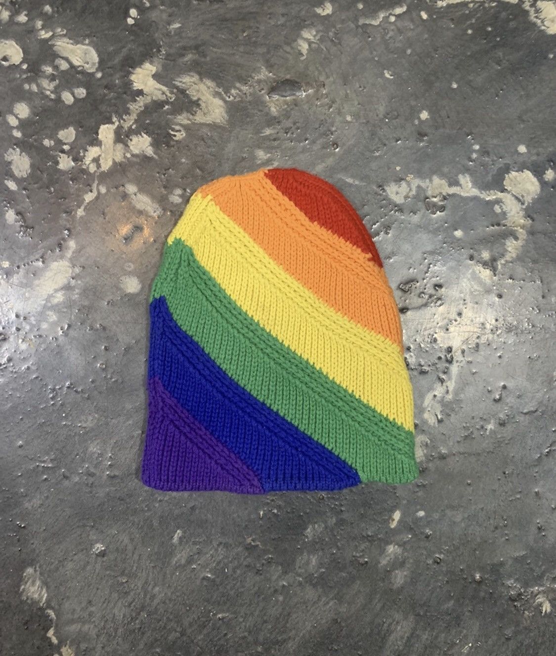 Burberry rainbow knit hat hotsell