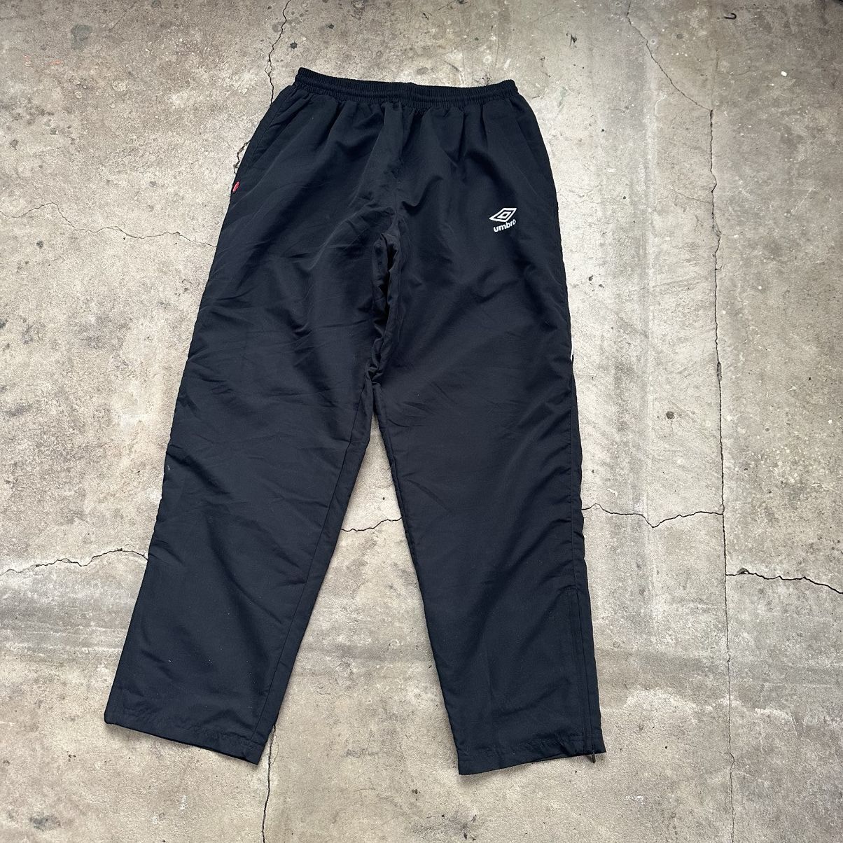 Umbro Vintage Umbro track Pants Baggy Fit Y2K gorpcore Size US 34 / EU 50 - 12 Thumbnail