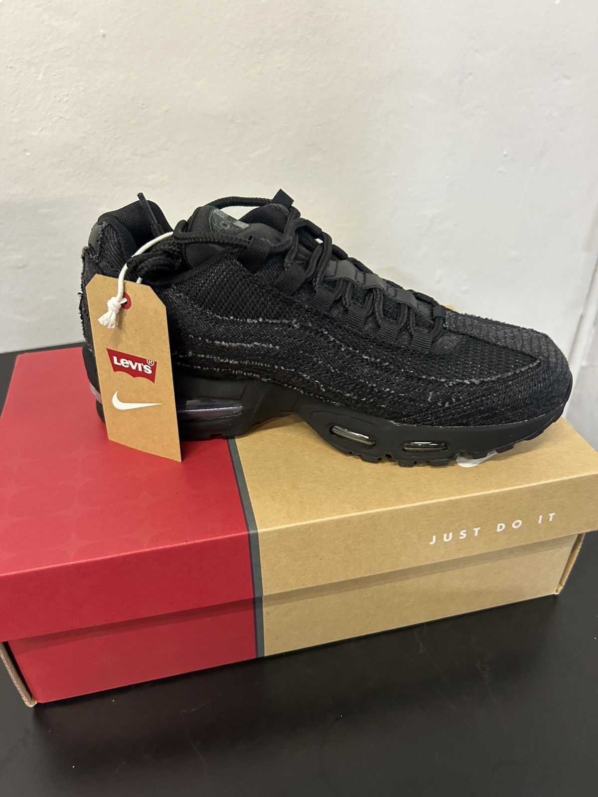 Nike Airmax 95 x Levis Size US 7 / EU 40 - 3 Thumbnail