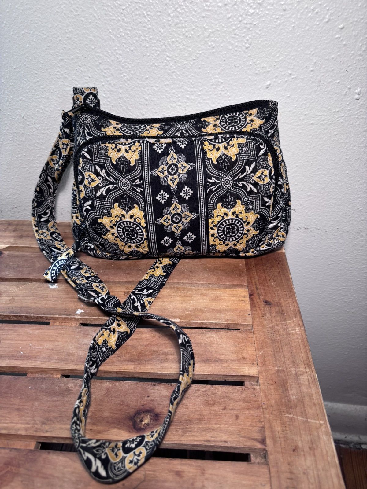 Vintage Quilted Printed Crossbody Bag Size ONE SIZE - 1 Thumbnail