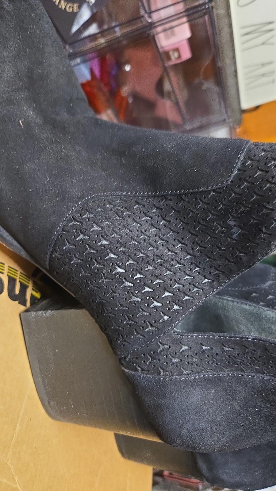 Vince Camuto Vince Camuto Black Suede Booties Size US 9.5 / IT 39.5 - 6 Thumbnail