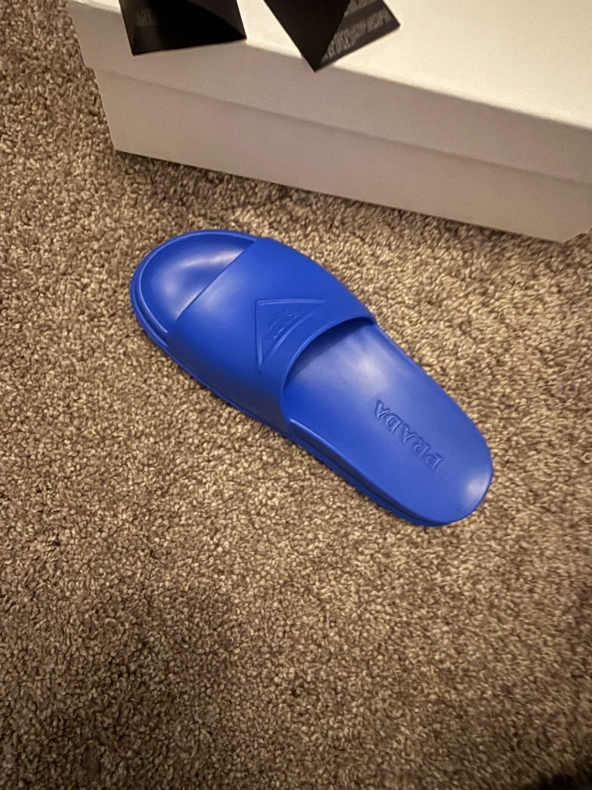 Prada Prada beach slip on slides logo plaque blue 41 Size US 8 / EU 41 - 9 Thumbnail