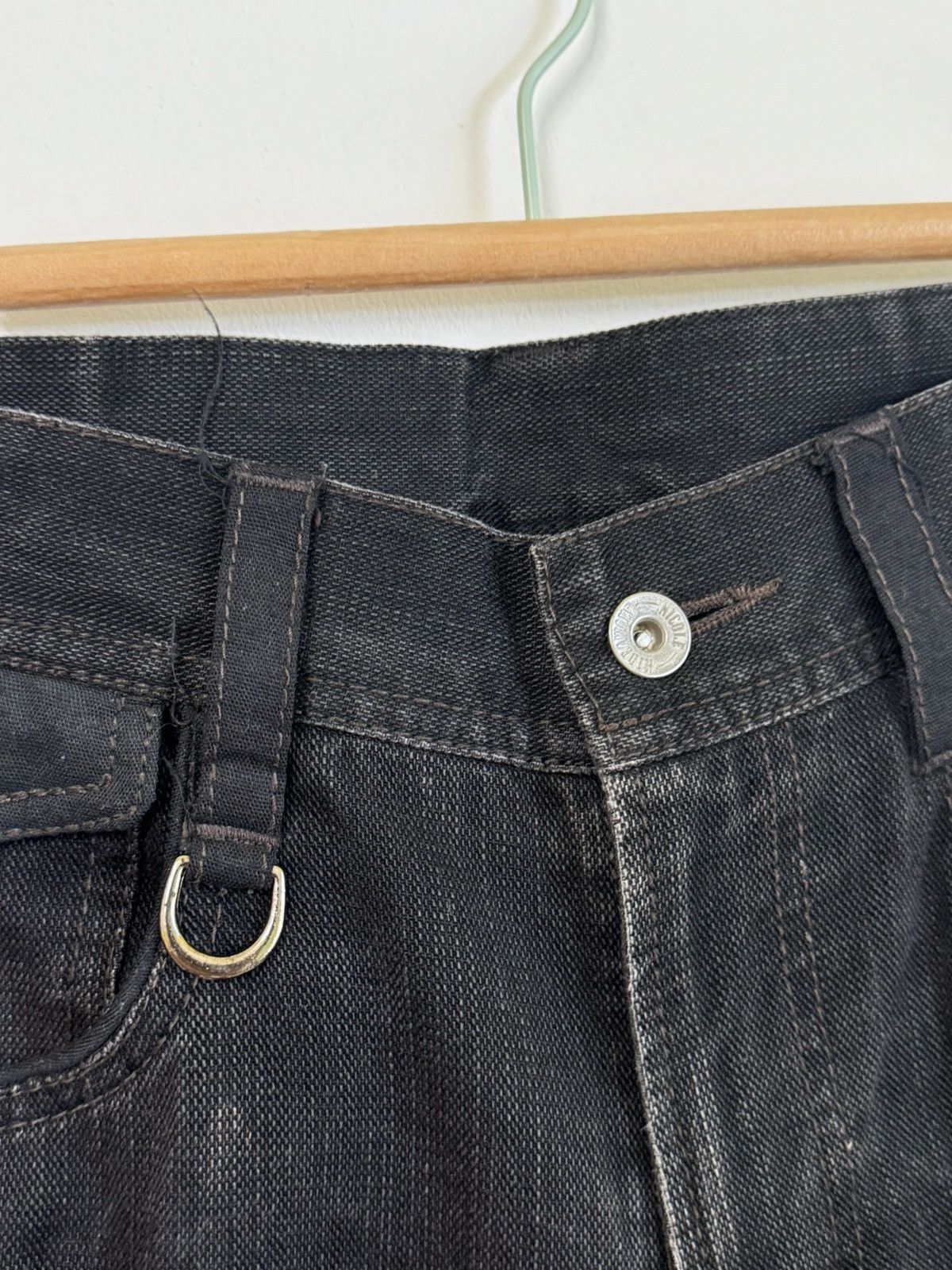 Nicole Club HIDEWAYS NICOLE TWIST LEG BLACK DENIM JEANS Size US 31 - 7 Thumbnail
