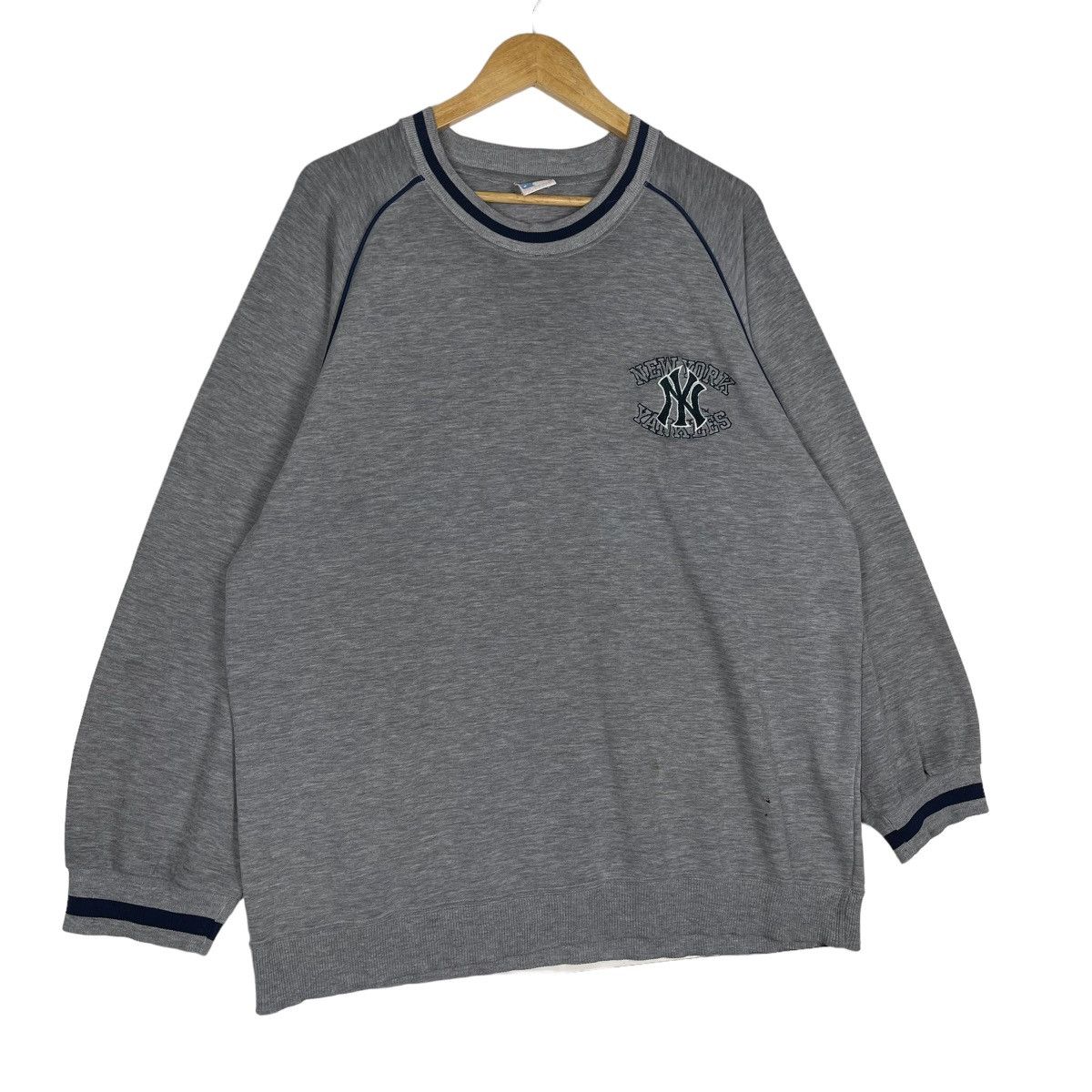 New York Yankees New York Yankees Small Logo Crewneck Sweatshirt Size US L / EU 52-54 / 3 - 2 Thumbnail