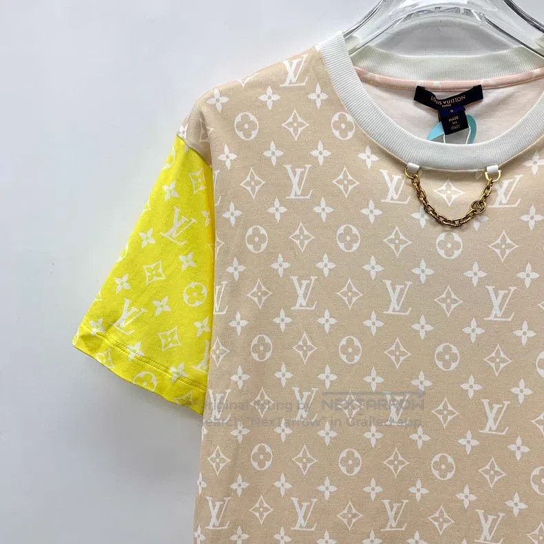 Louis Vuitton Louis Vuitton 22 color-block logo full print cotton crew n Size US S / EU 44-46 / 1 - 3 Thumbnail
