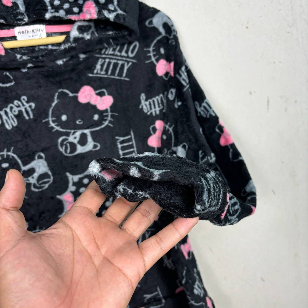 Anime HELLO KITTY Shaggy Fleece OVP Hoodie Black Pink Boxy Size US M / EU 48-50 / 2 - 5 Thumbnail