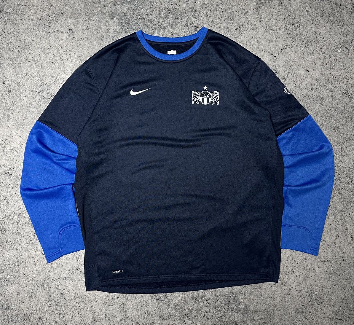 Nike Vintage Nike FCZ Zurich Football Sweatshirt Soccer Crewneck Size US XXL / EU 58 / 5 - 1 Thumbnail