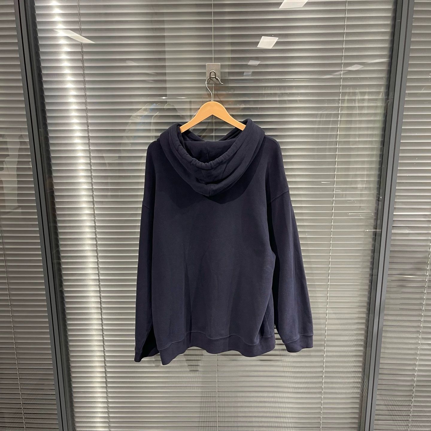 Balenciaga Balenciaga x MU Embroidered Sweatshirt M 99new Size US M / EU 48-50 / 2 - 2 Thumbnail